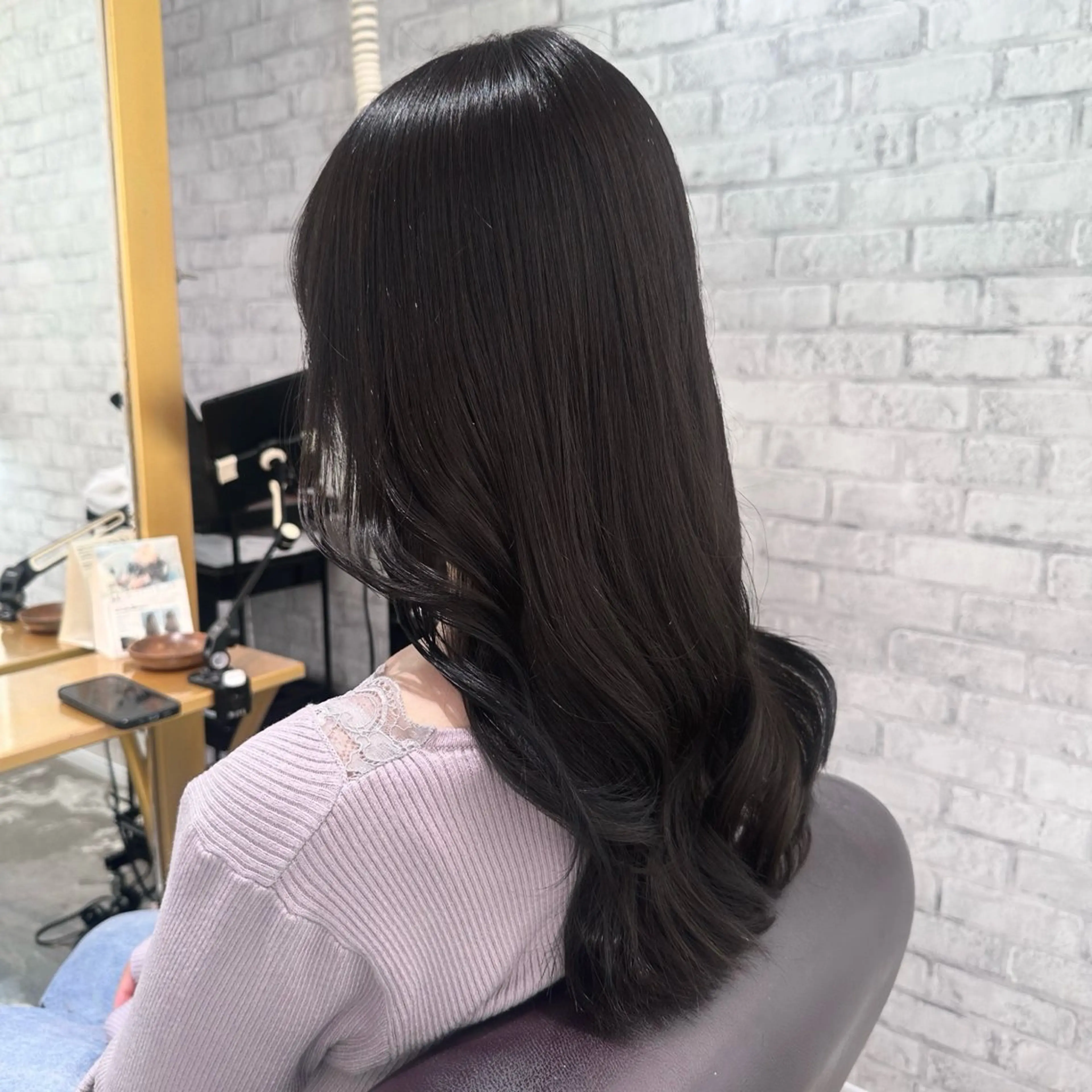 ロング カラー ダークグレー ダークグレージュ グレージュ 韓国風ヘア ヘアカラー Saki💛心斎橋 レイヤー/艶髪のヘアスタイル