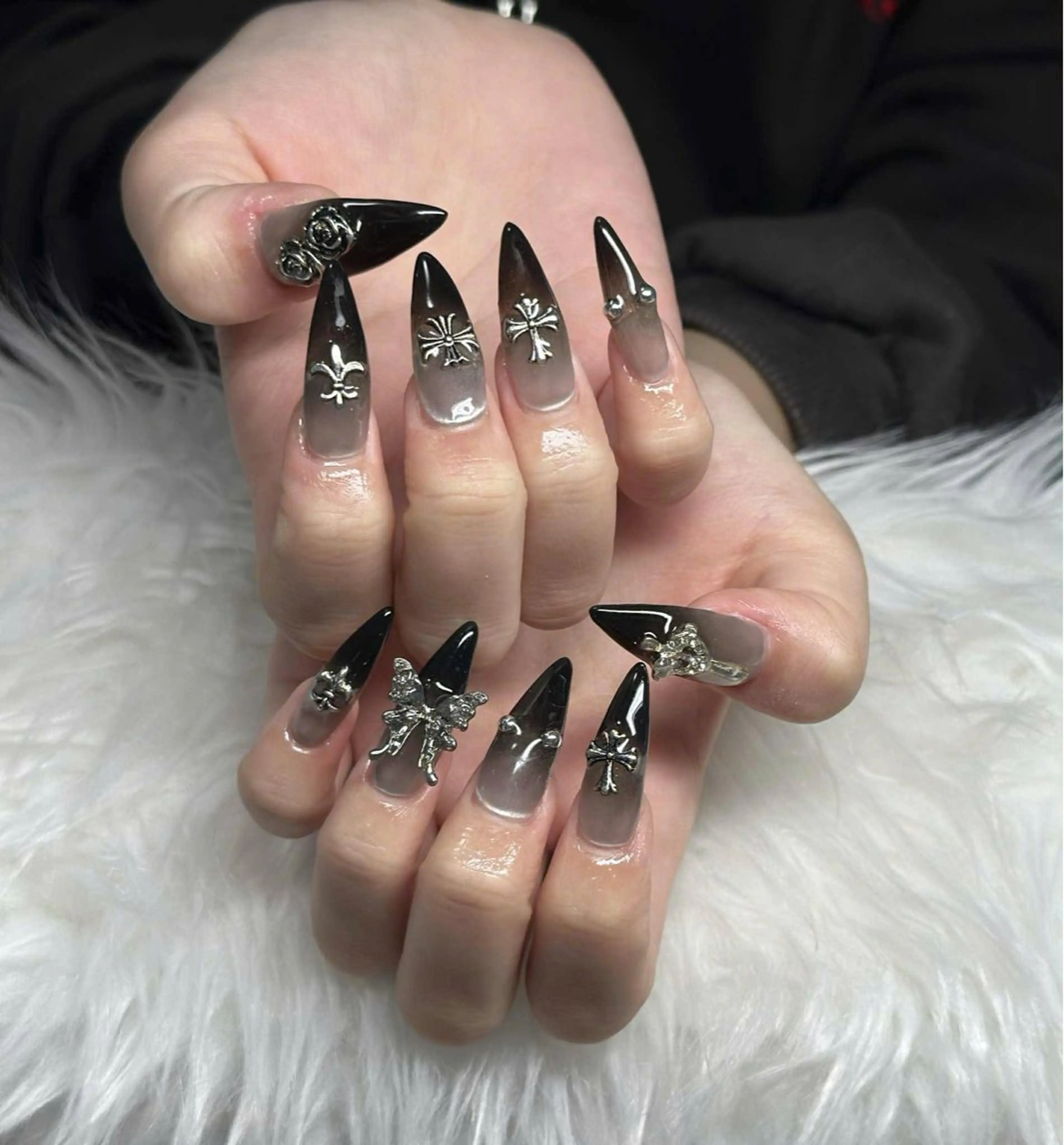 ネイル フレンチネイル ジェルネイル ガラスフレンチ ハロウィン ハート ハンドネイル H.baby Nail Salonのネイルデザイン