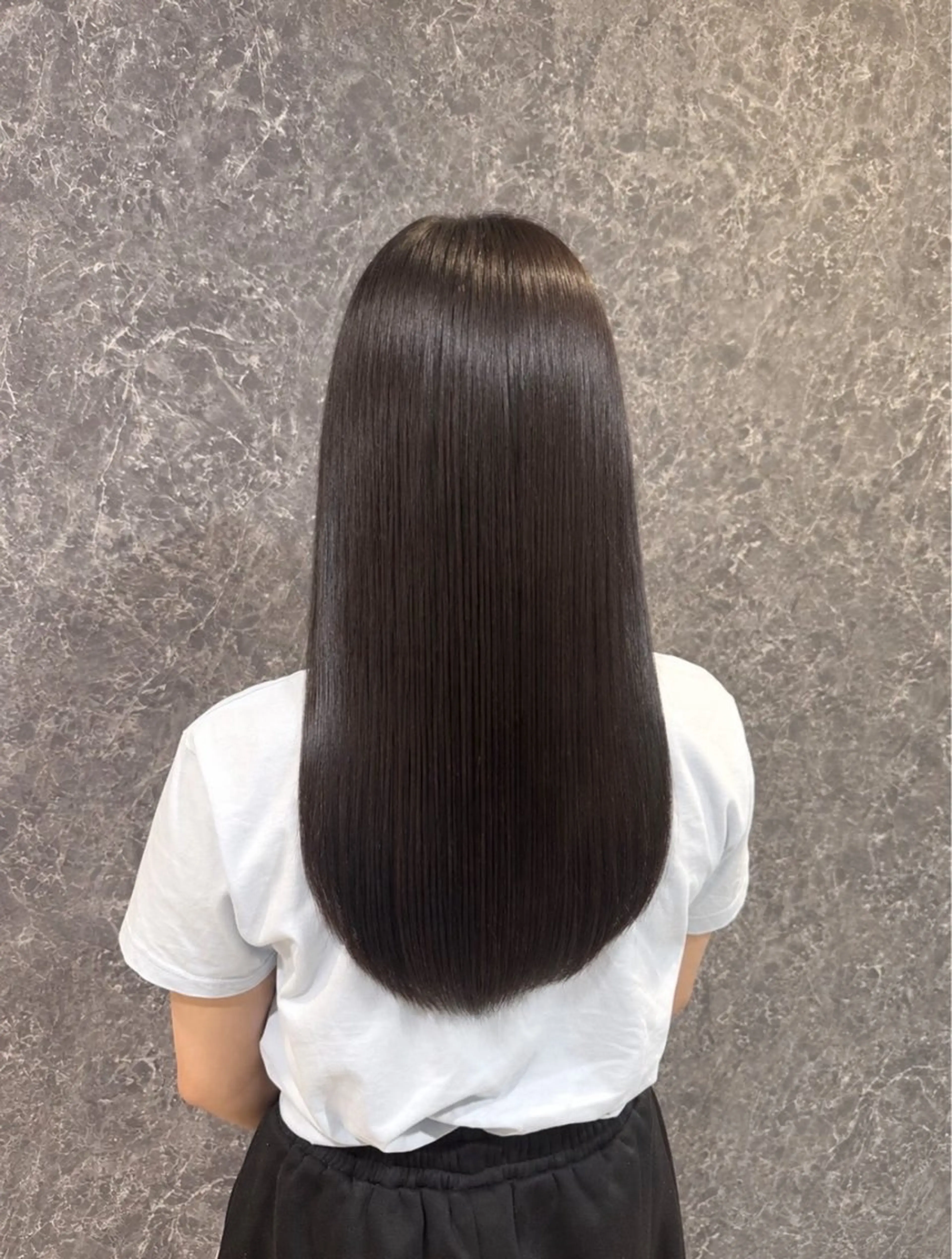 セミロング カラー ブラウンカラー ダークブラウン ヘアカラー 高砂 夢希のヘアスタイル