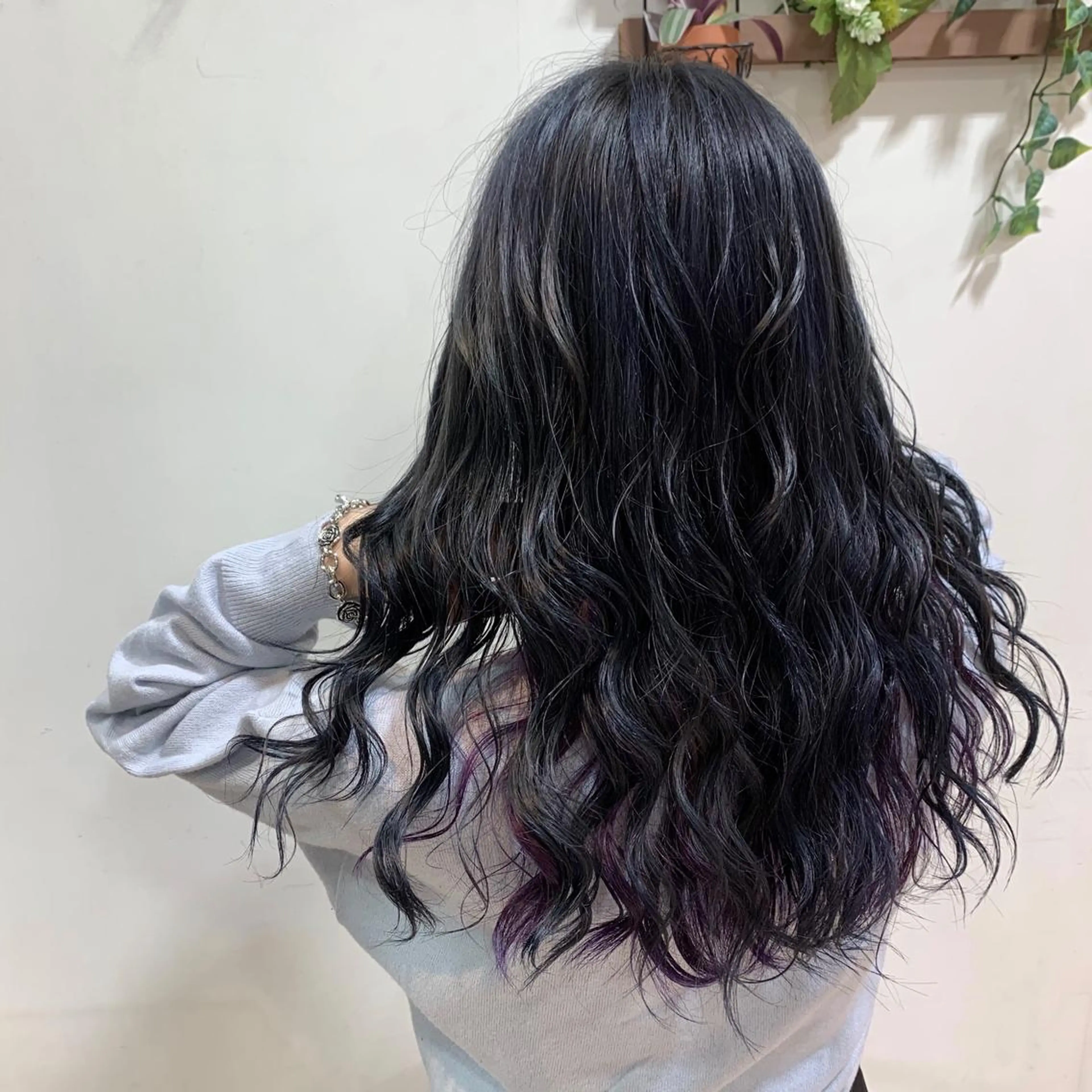 セミロング カラー ブルーカラー パープルカラー mimiiy梅田 中崎町ハイトーンのヘアスタイル