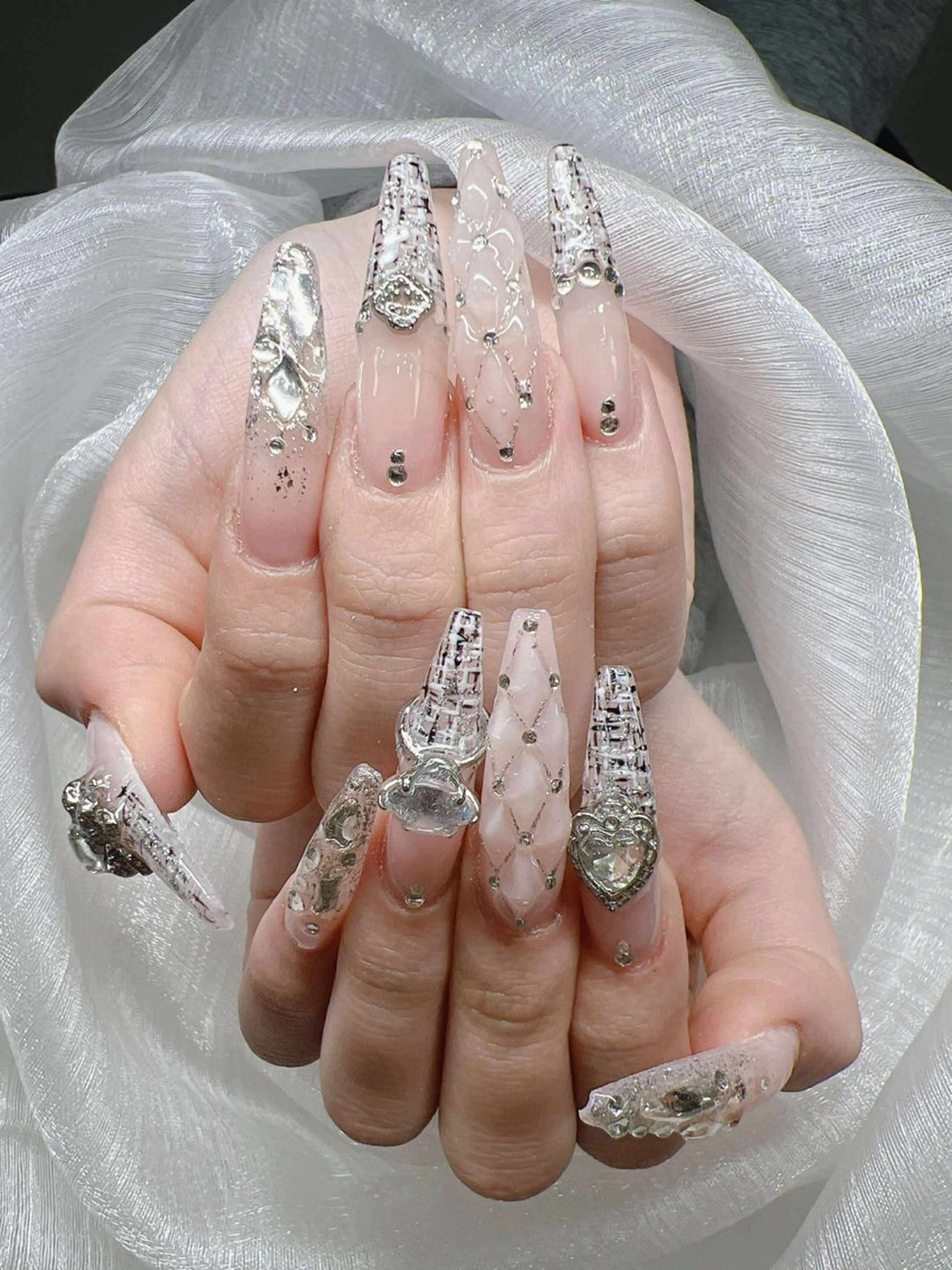 ネイル ハンドネイル Lee Nailsのネイルデザイン