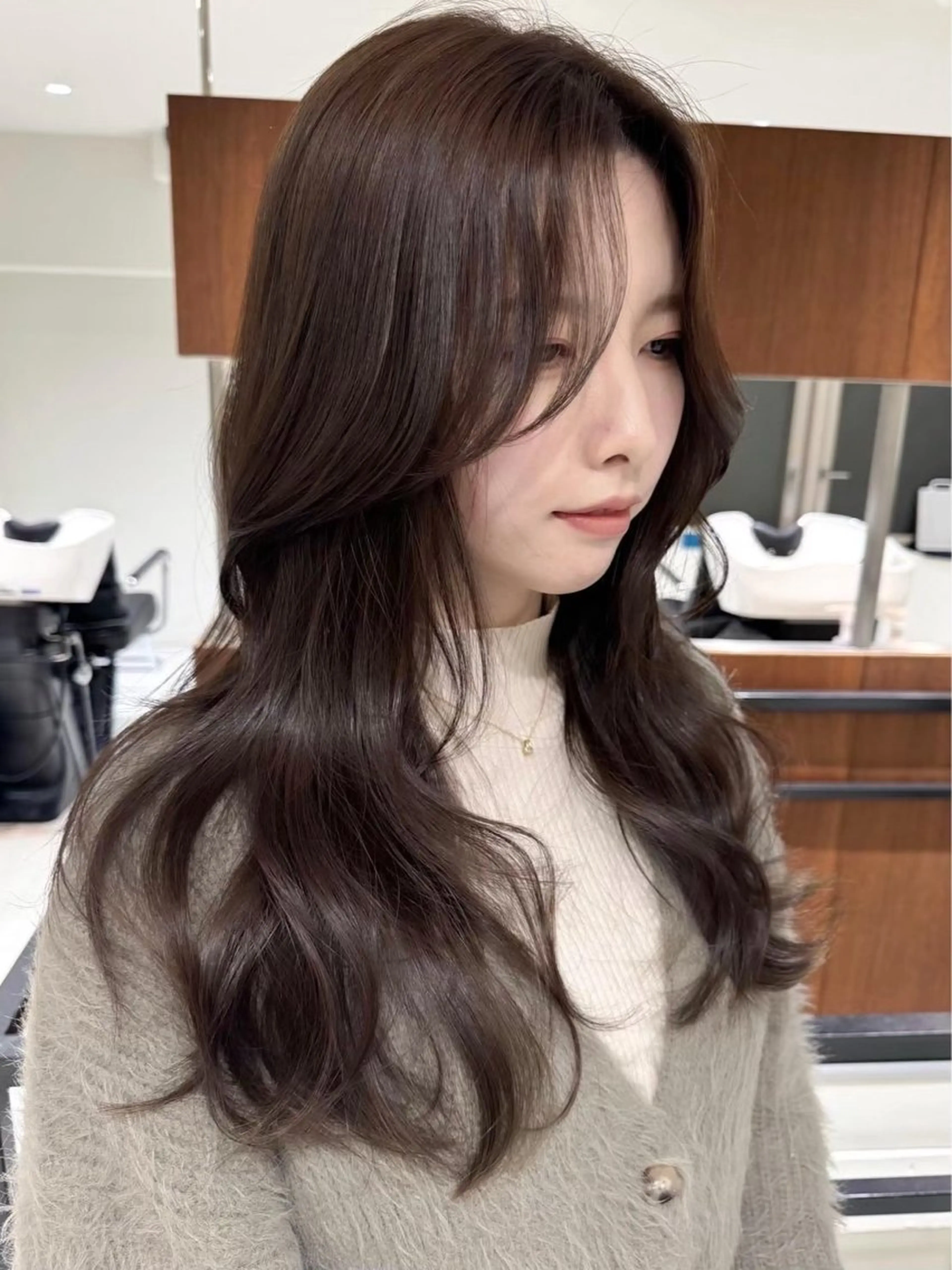 ロング ヘアカラー 🎀 うる艶透明感 カラー / 錦糸町のヘアスタイル