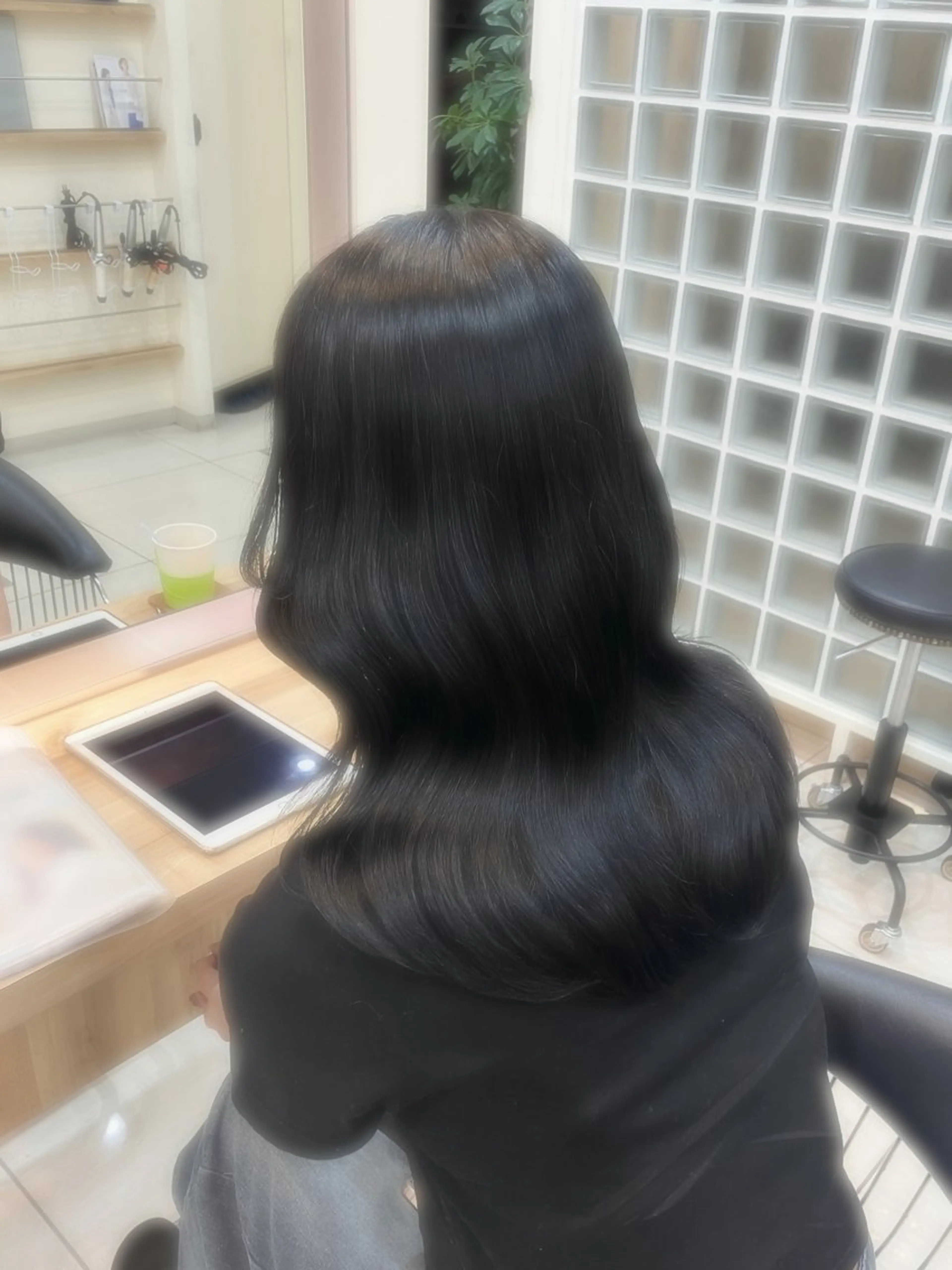 セミロング カラー ブリーチ ブリーチなしカラー 前髪/顔周り/透明感 艶カラーとどさんのヘアスタイル