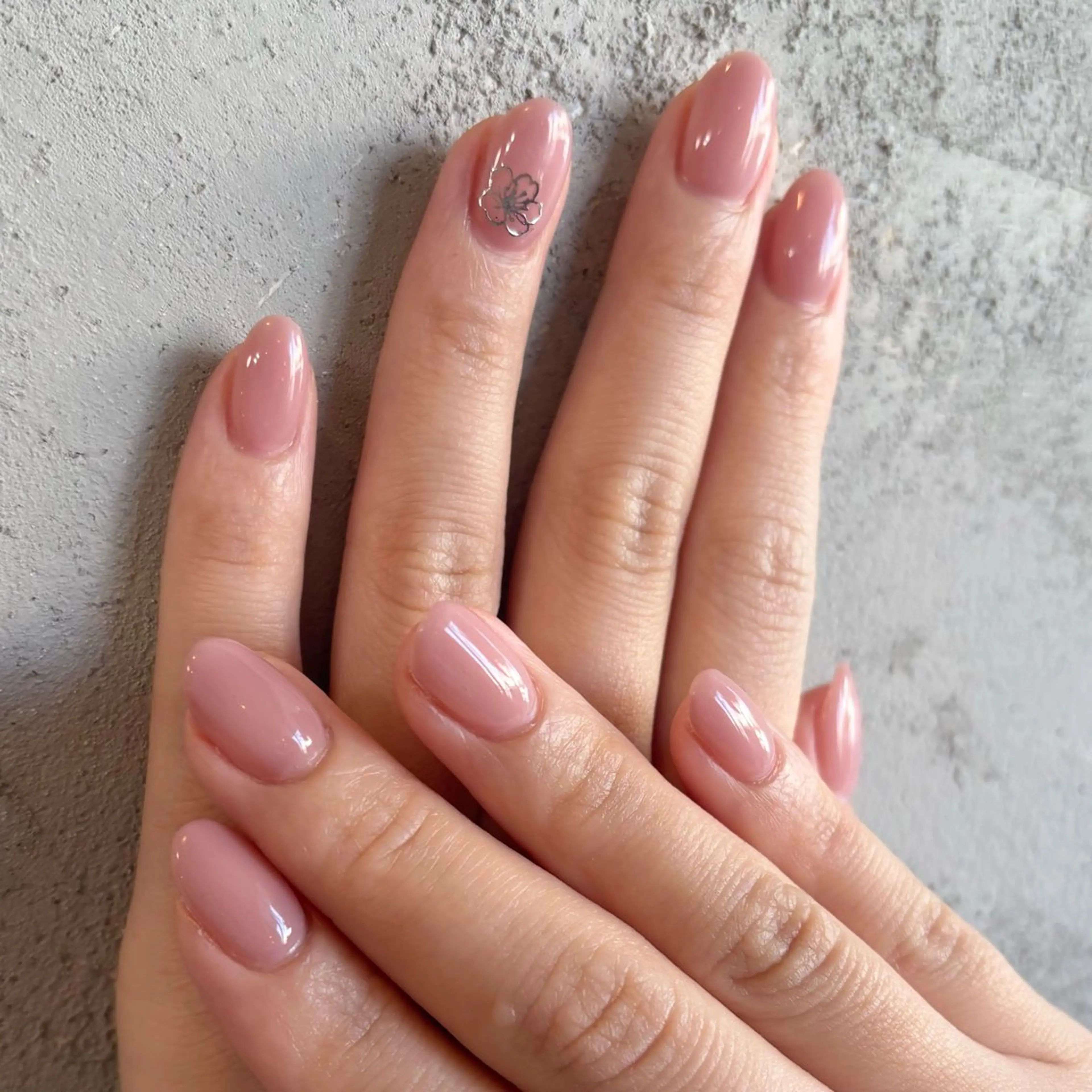 ネイル シンプルネイル lealea Ayakaのネイルデザイン