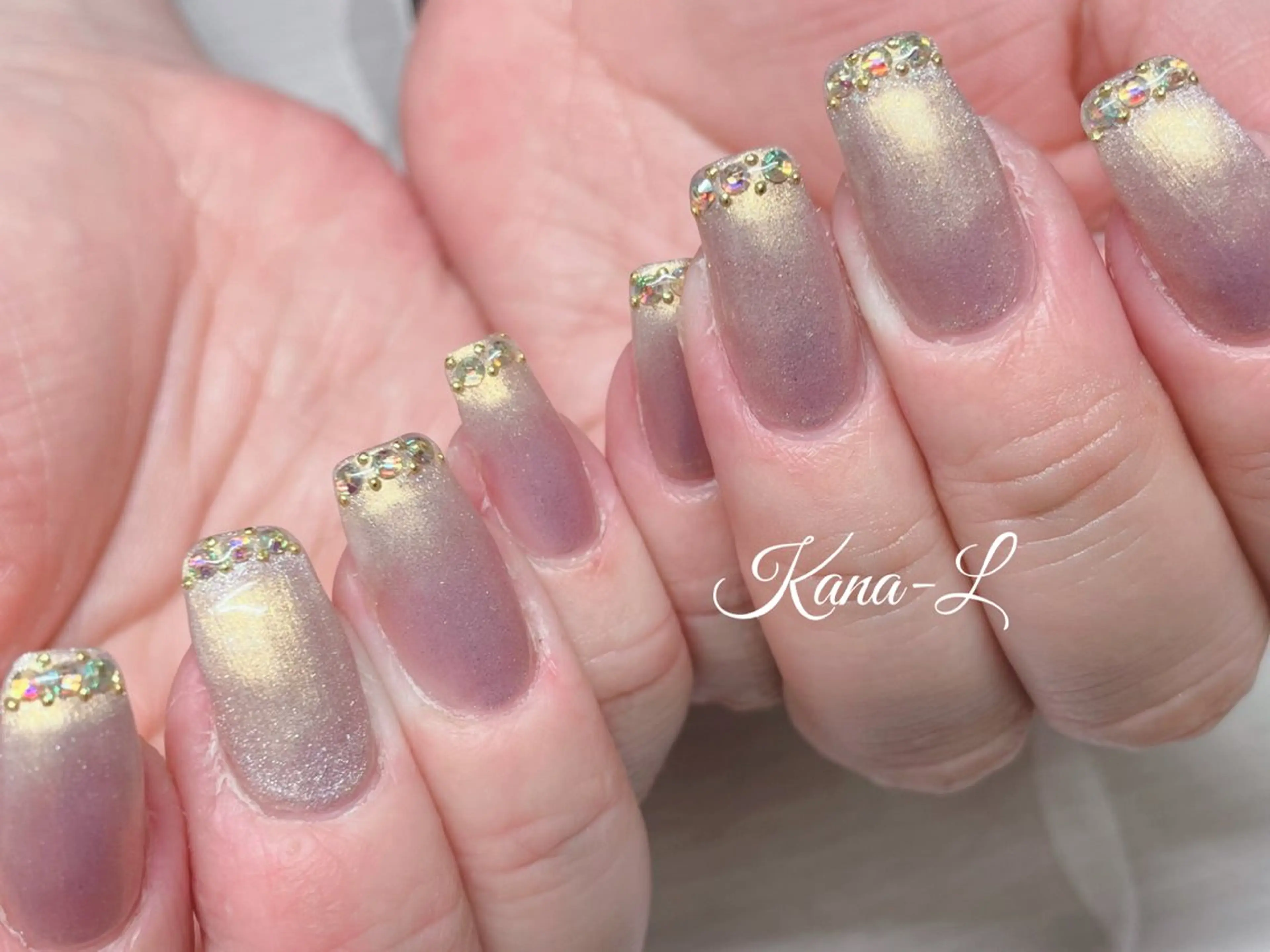 ネイル フレンチネイル ジェルネイル キラキラネイル マグネットネイル パラジェル 芦辺 香奈のネイルデザイン