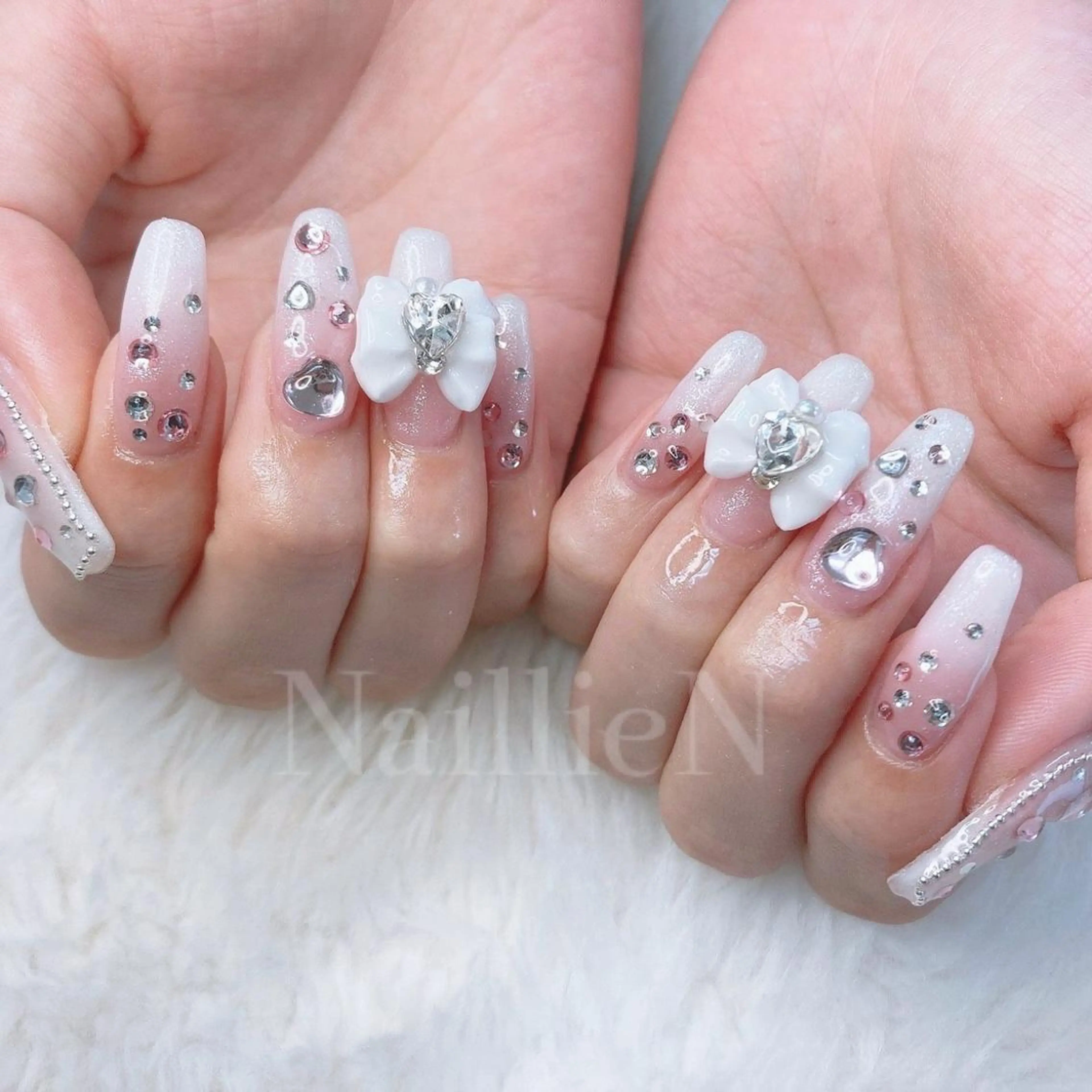 ネイル ホワイト 冬ネイル クリスマス ハンドネイル Nail lieNのネイルデザイン