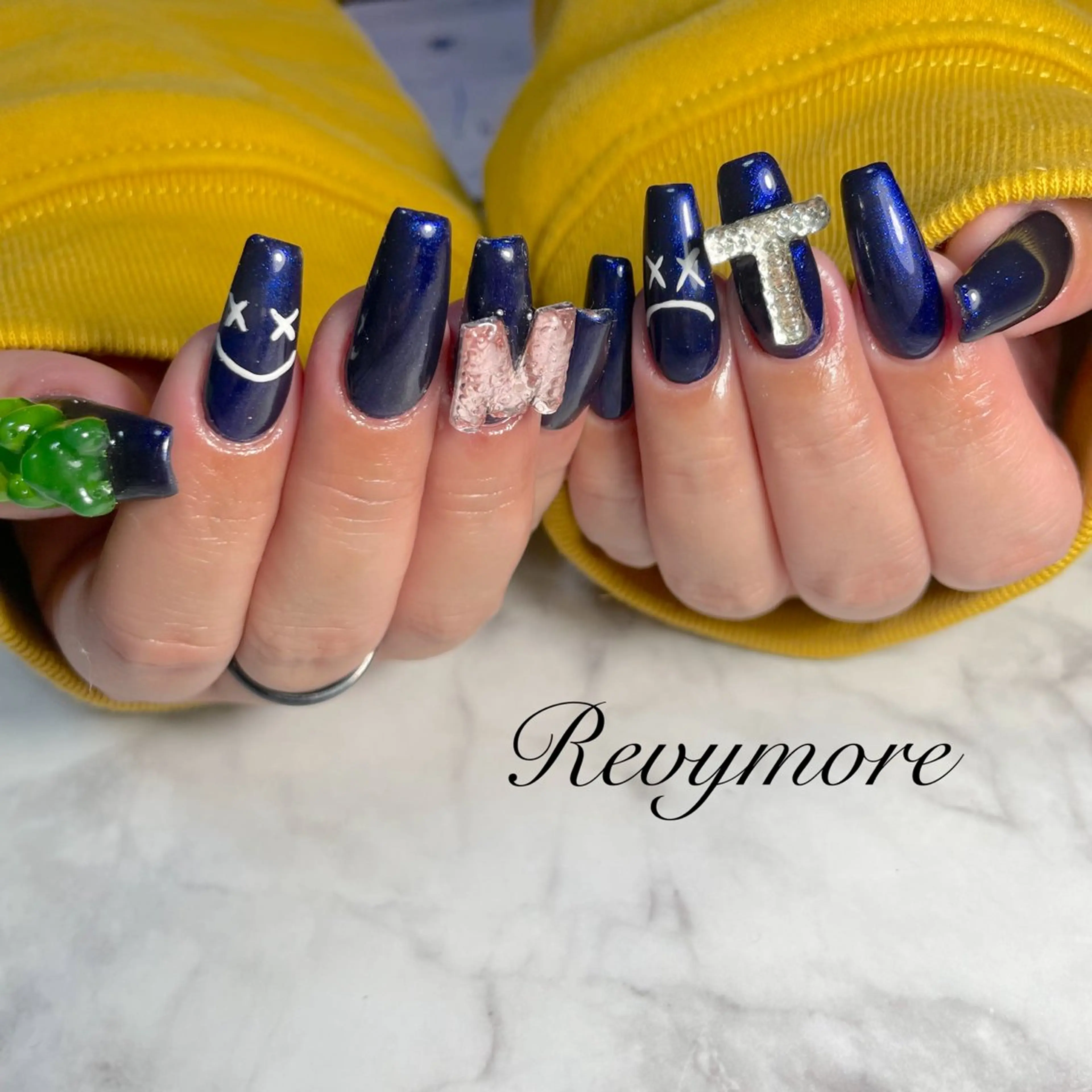 ネイル ジェルネイル キラキラネイル 韓国ネイル ロングネイル ニュアンスネイル nail salon Revymoreのネイルデザイン