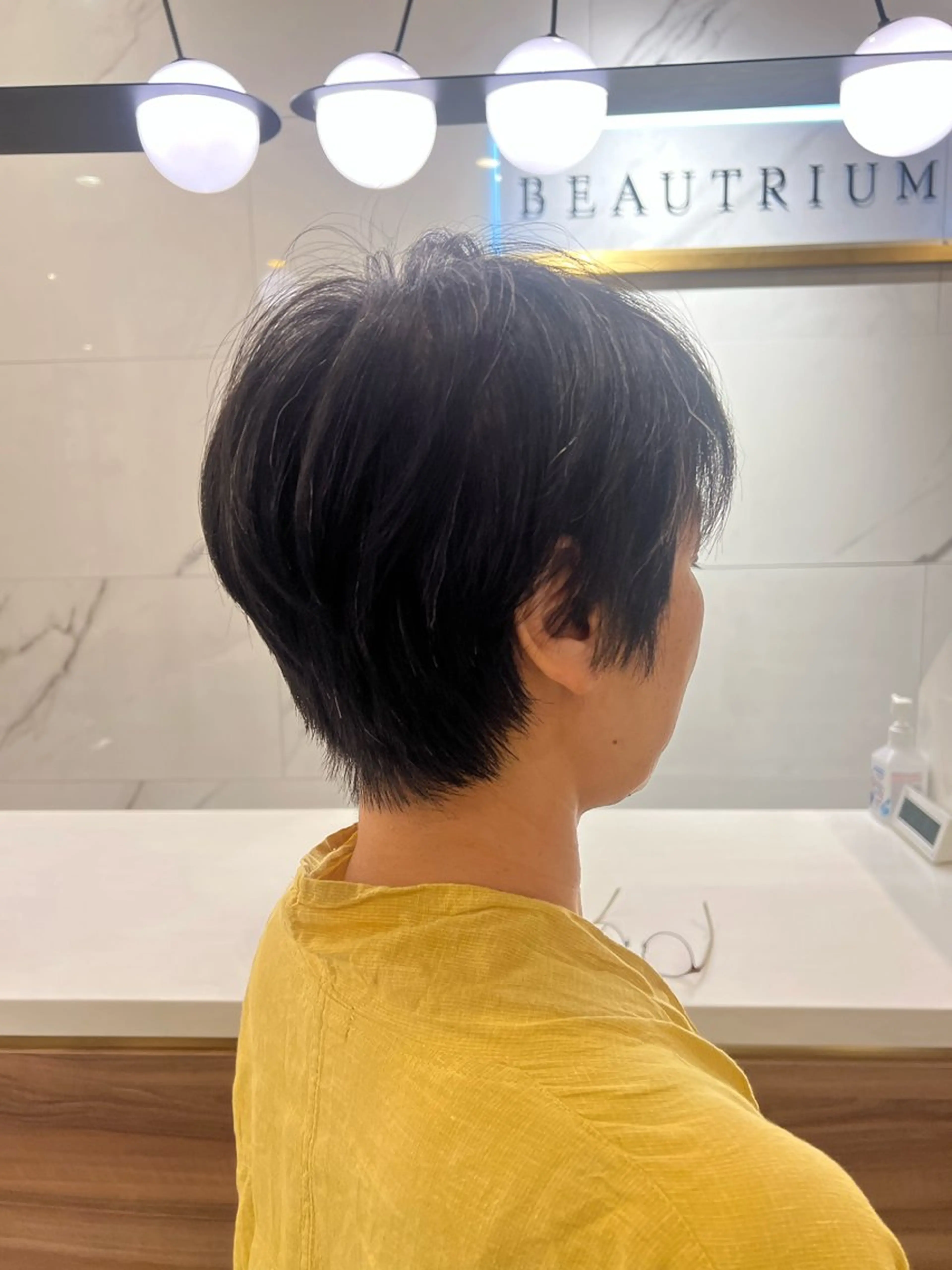 ショート 村中 逸紀のヘアスタイル