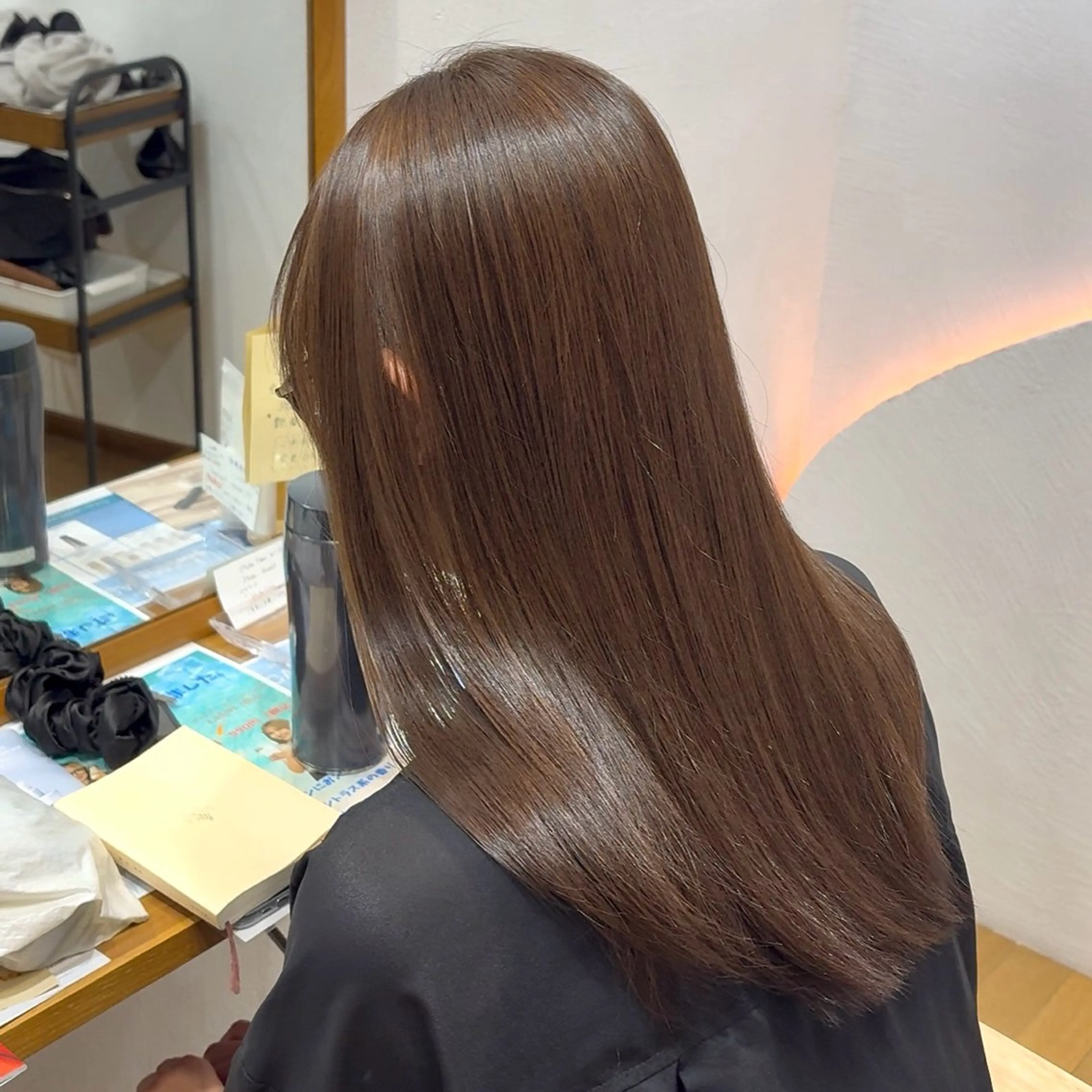 ロング カラー ベージュカラー オリーブベージュ カット ヘアカラー トリートメント 3tuba Asumiのヘアスタイル