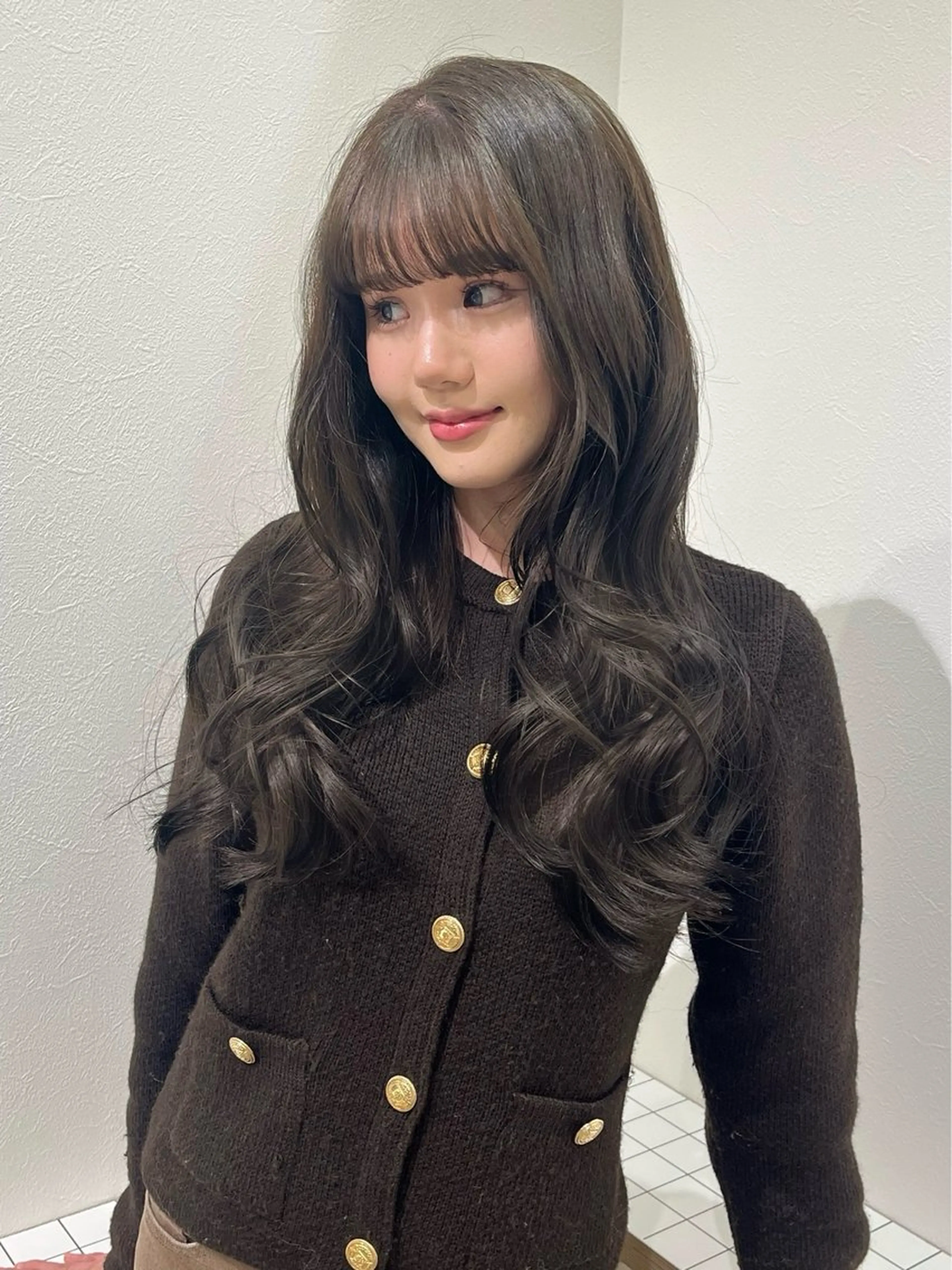 ロング カラー ヘアカラー トリートメント AMI🎀韓国ヘア 透明感カラーのヘアスタイル