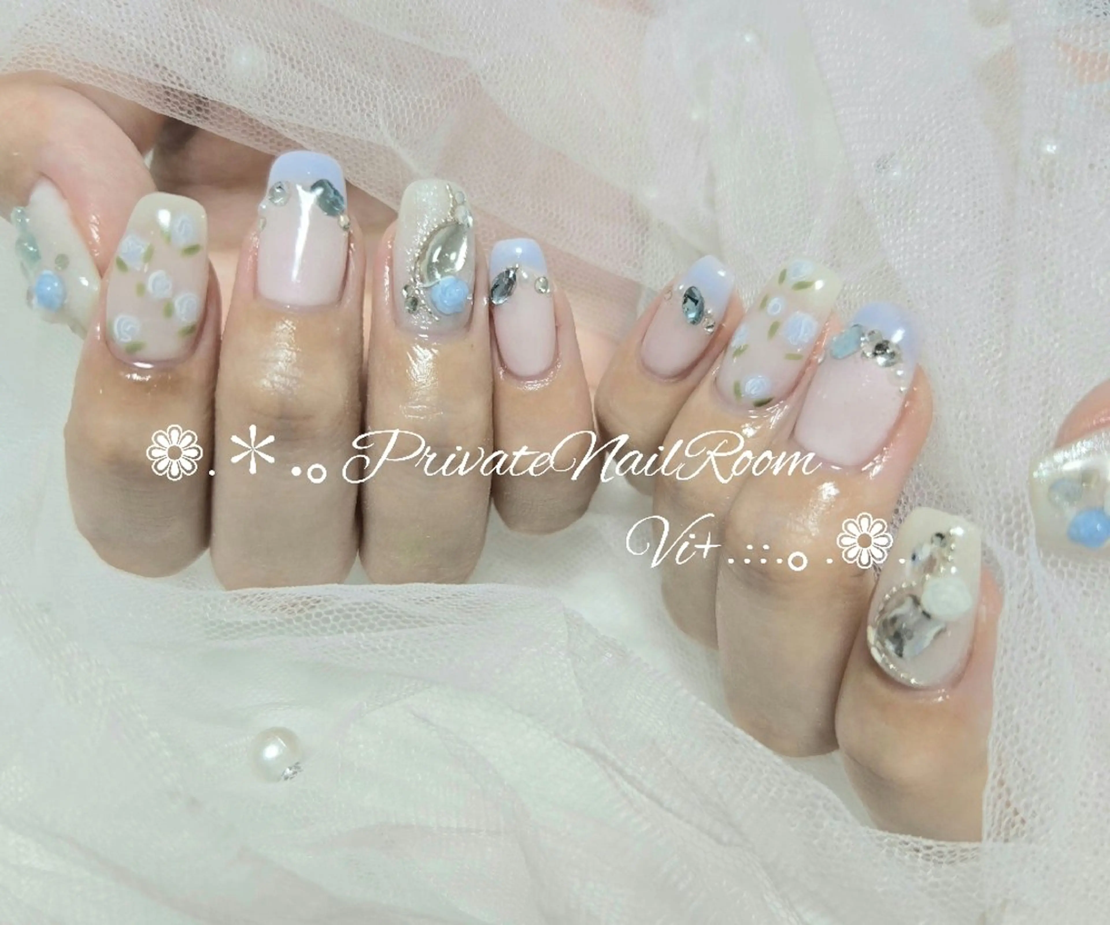 ネイル ハンドネイル Nail Room Vi+のネイルデザイン