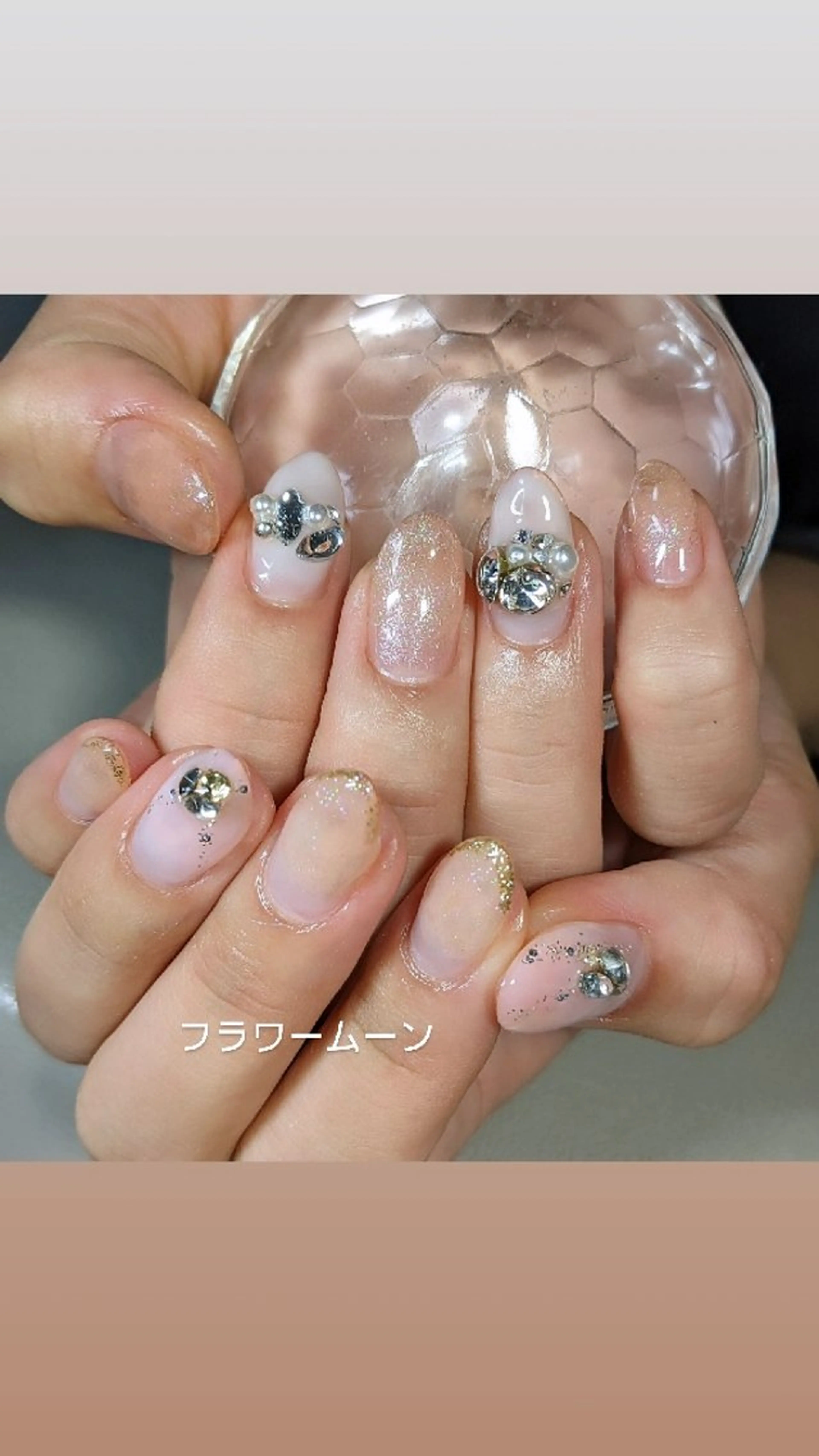 ネイル グラデーション ハンドネイル ハンドケア フラワー ムーンのネイルデザイン