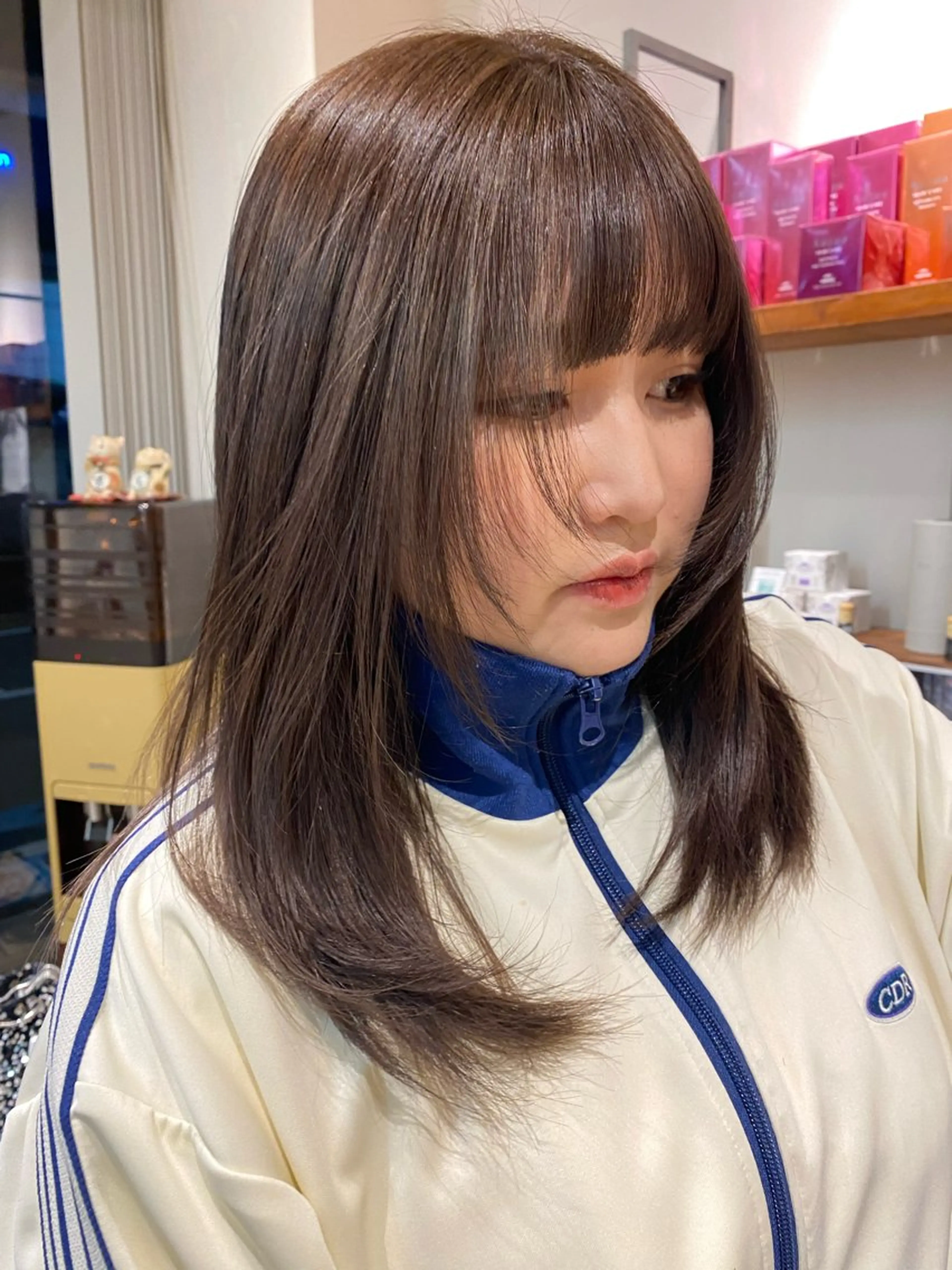 セミロング カラー レイヤーカット カット ヘアカラー ナチュラルヘア🫧 ナナミのヘアスタイル