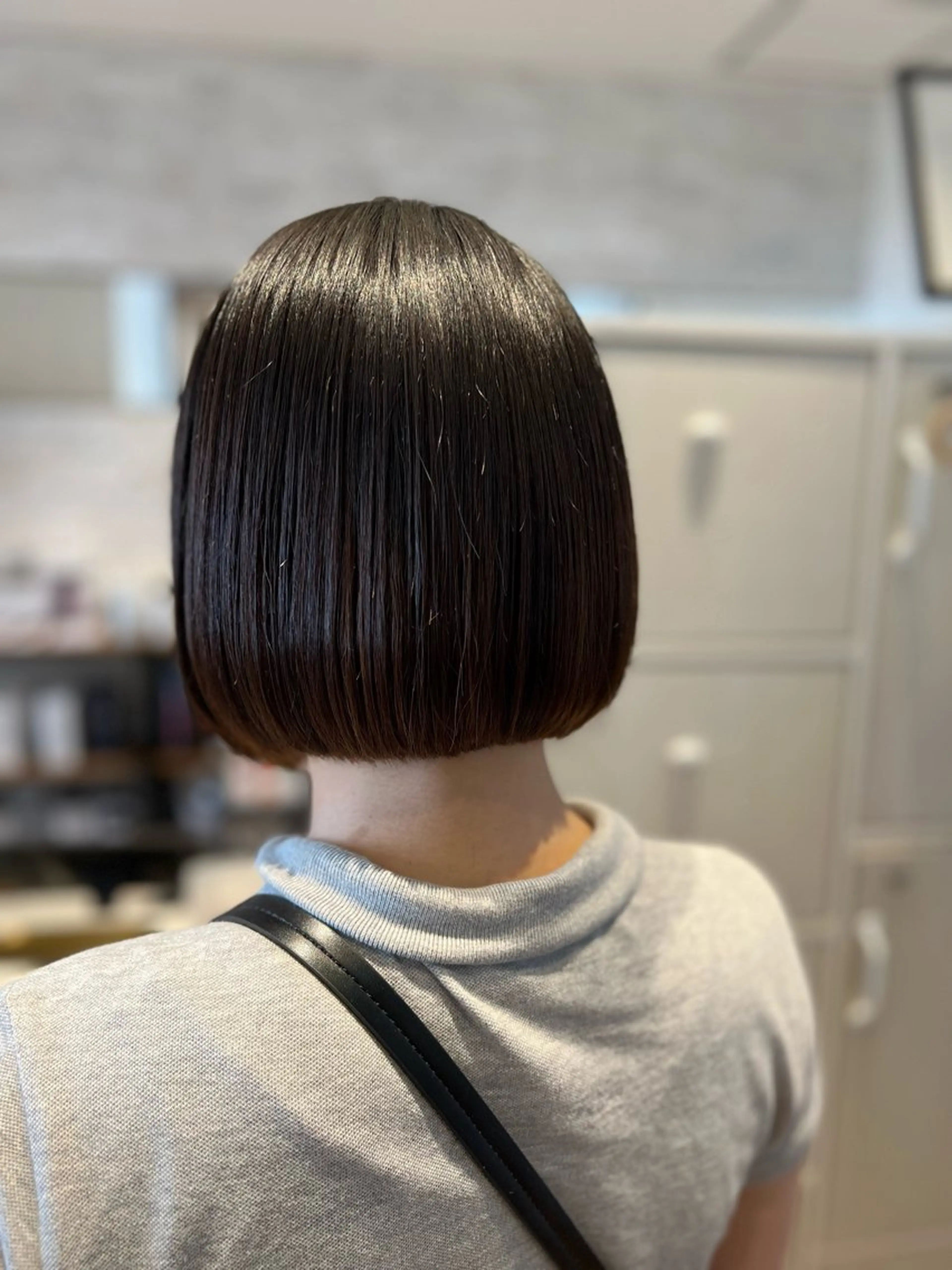 ミディアム カラー 似合わせカット 小顔カット つぼい Floraのヘアスタイル