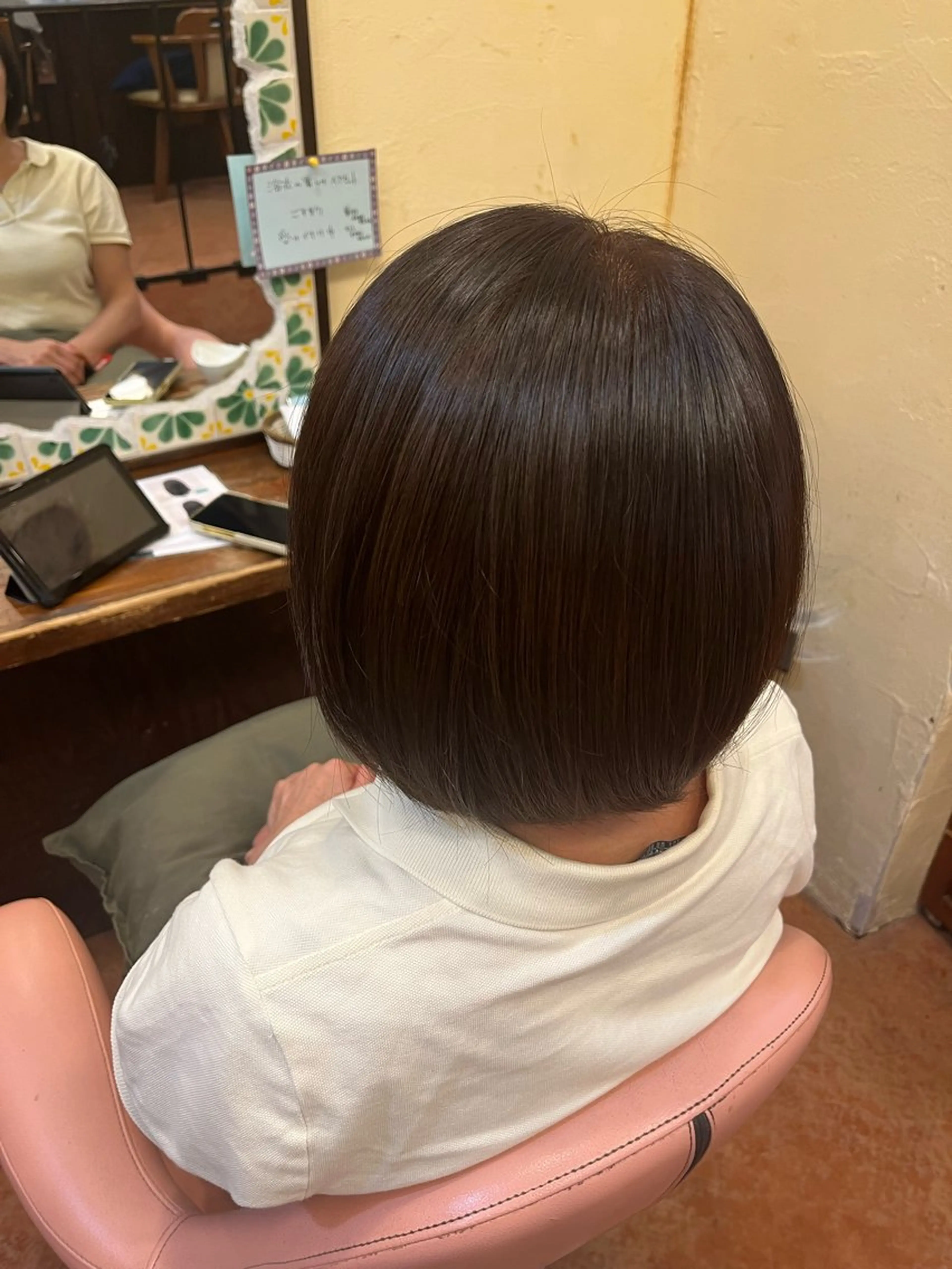 ショート カラー 吉村 初菜のヘアスタイル