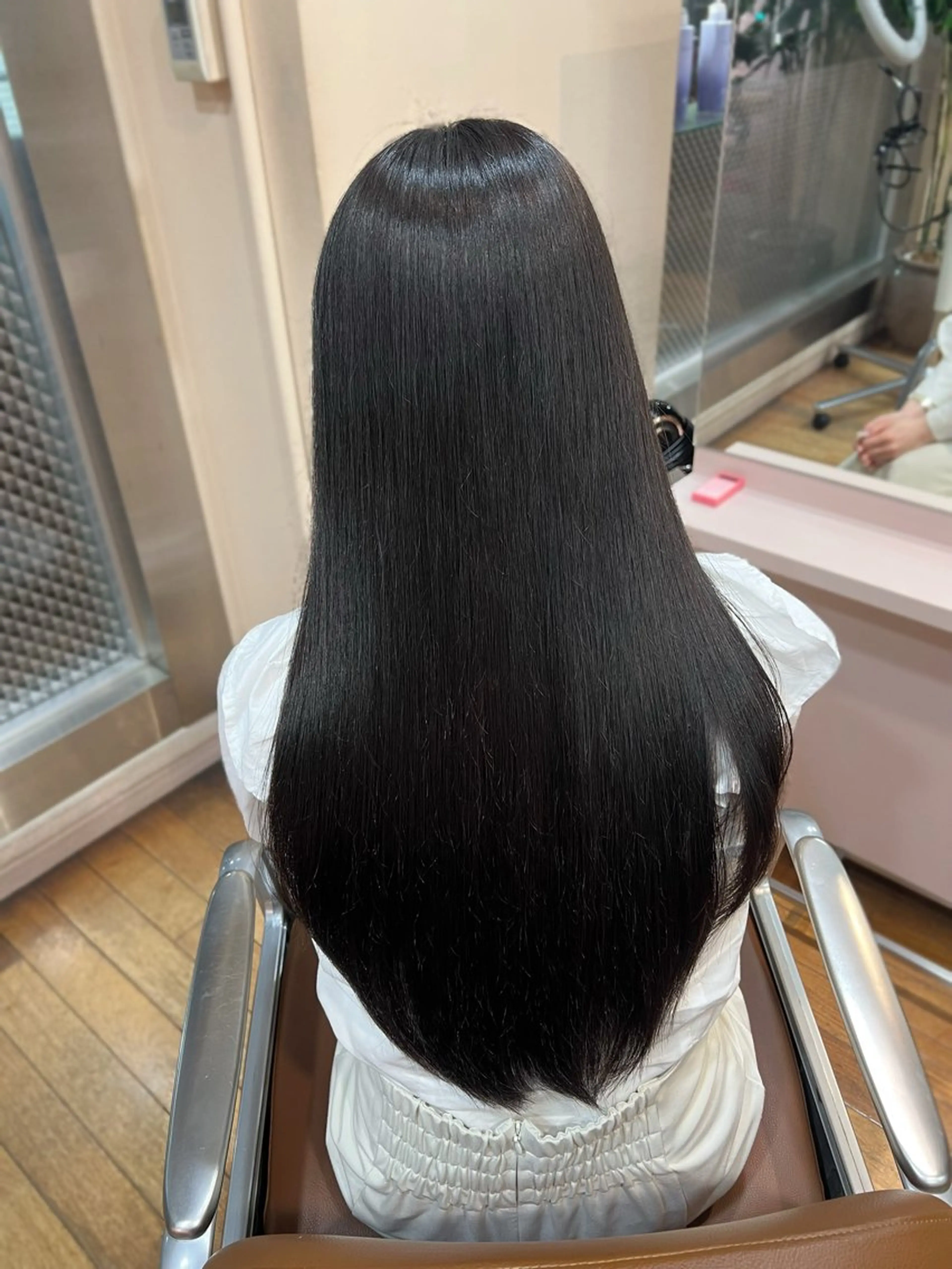ロング カラー ヘアカラー 'AXIS 栄 Konomiのヘアスタイル