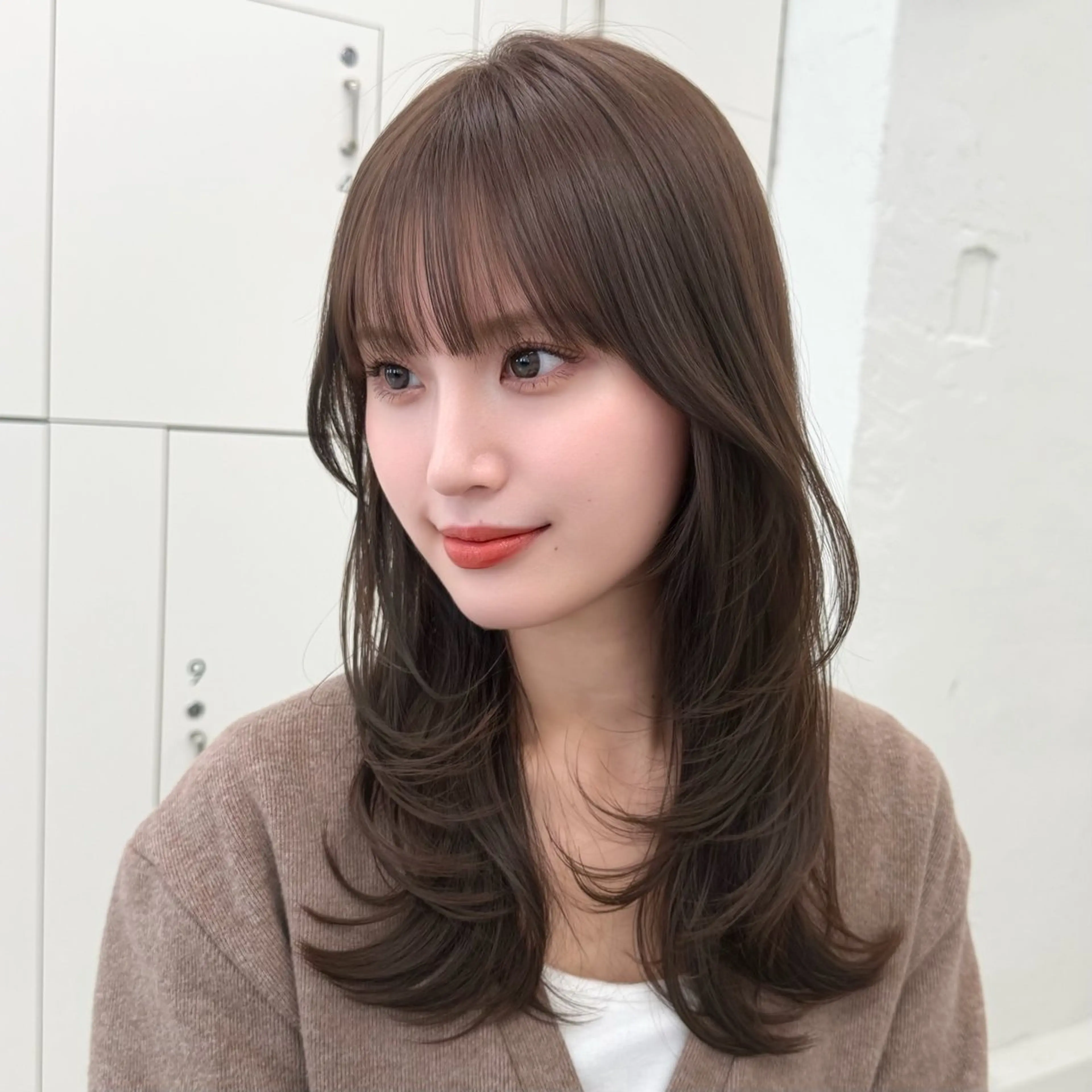 ロング カット ヘアカラー トリートメント mei / レイヤー 顔まわり 🤍のヘアスタイル