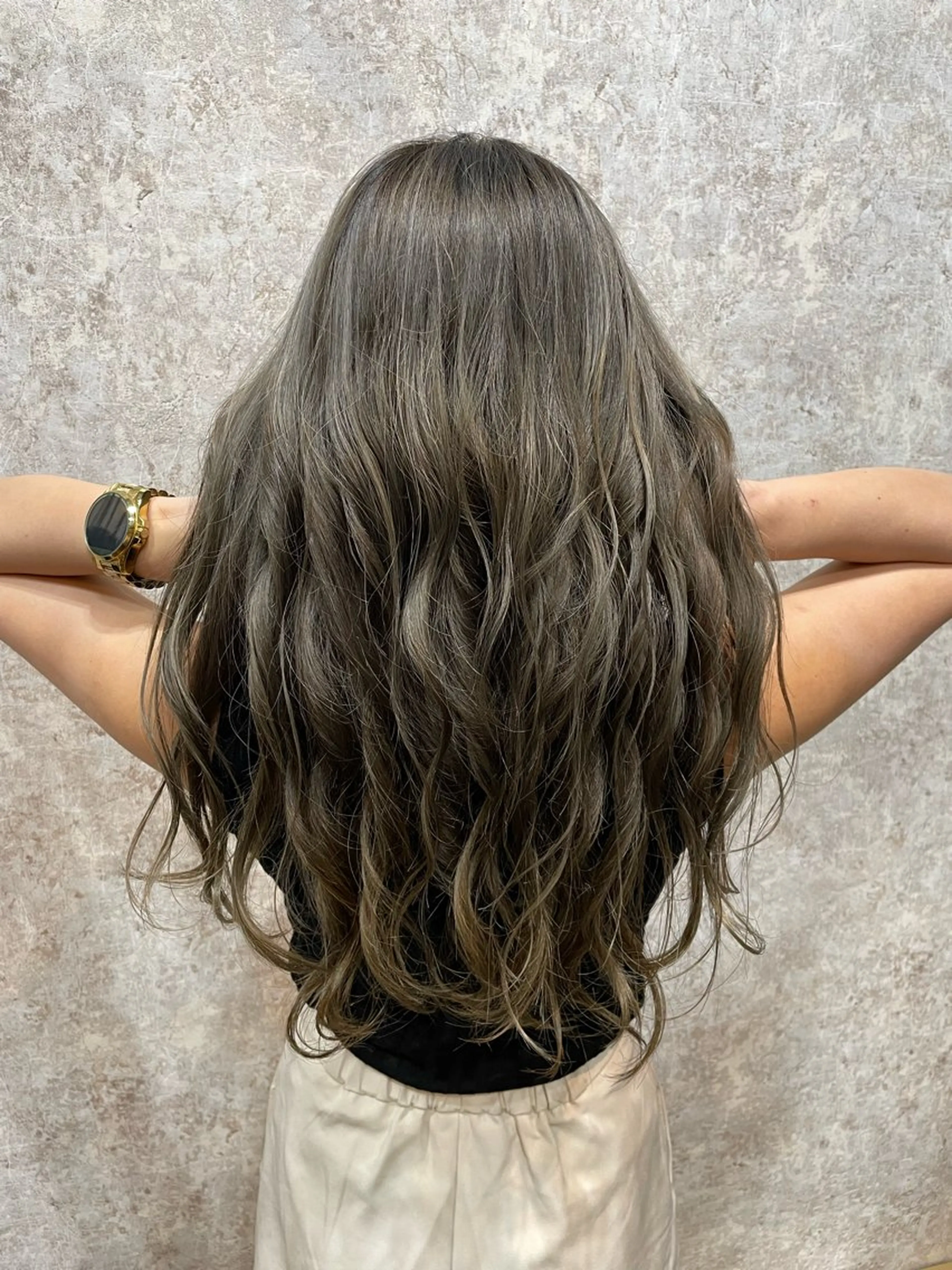 カラー ブリーチ ハイライトカラー カット ヘアカラー 穐田 航のヘアスタイル