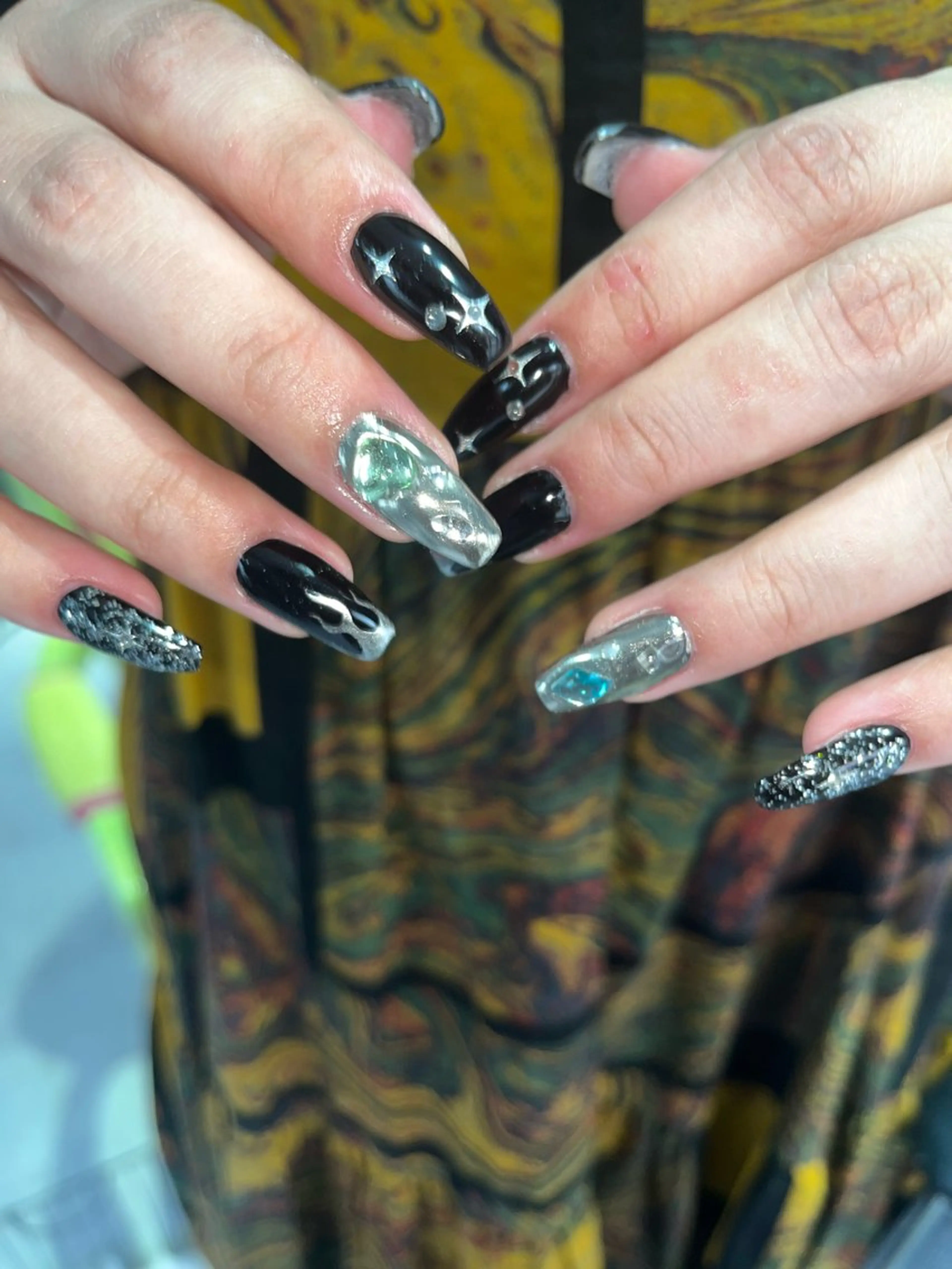 ネイル ハンドネイル 🪐富島彩夏 /海外nail🪐のネイルデザイン