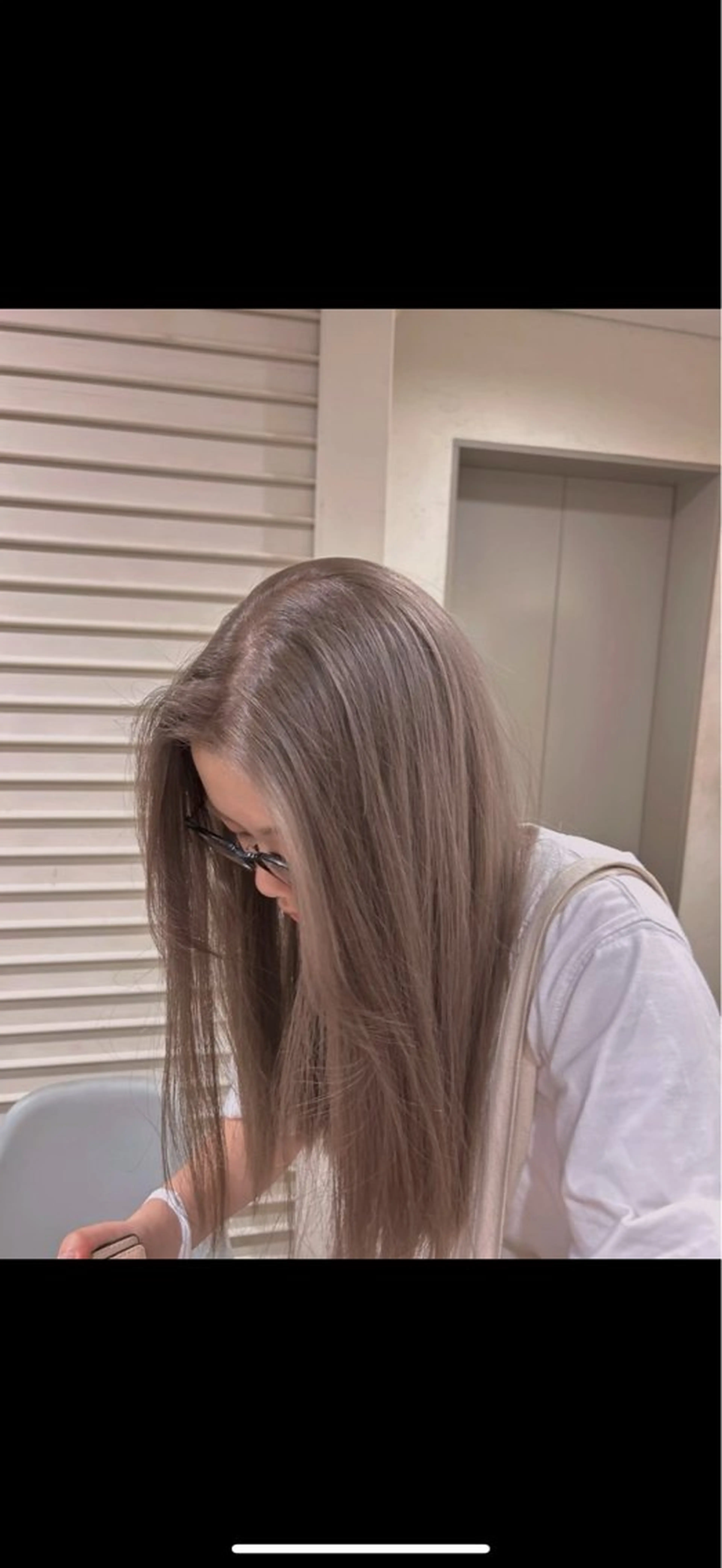 ミディアム 透明感カラー NAN AMI グレージュのヘアスタイル