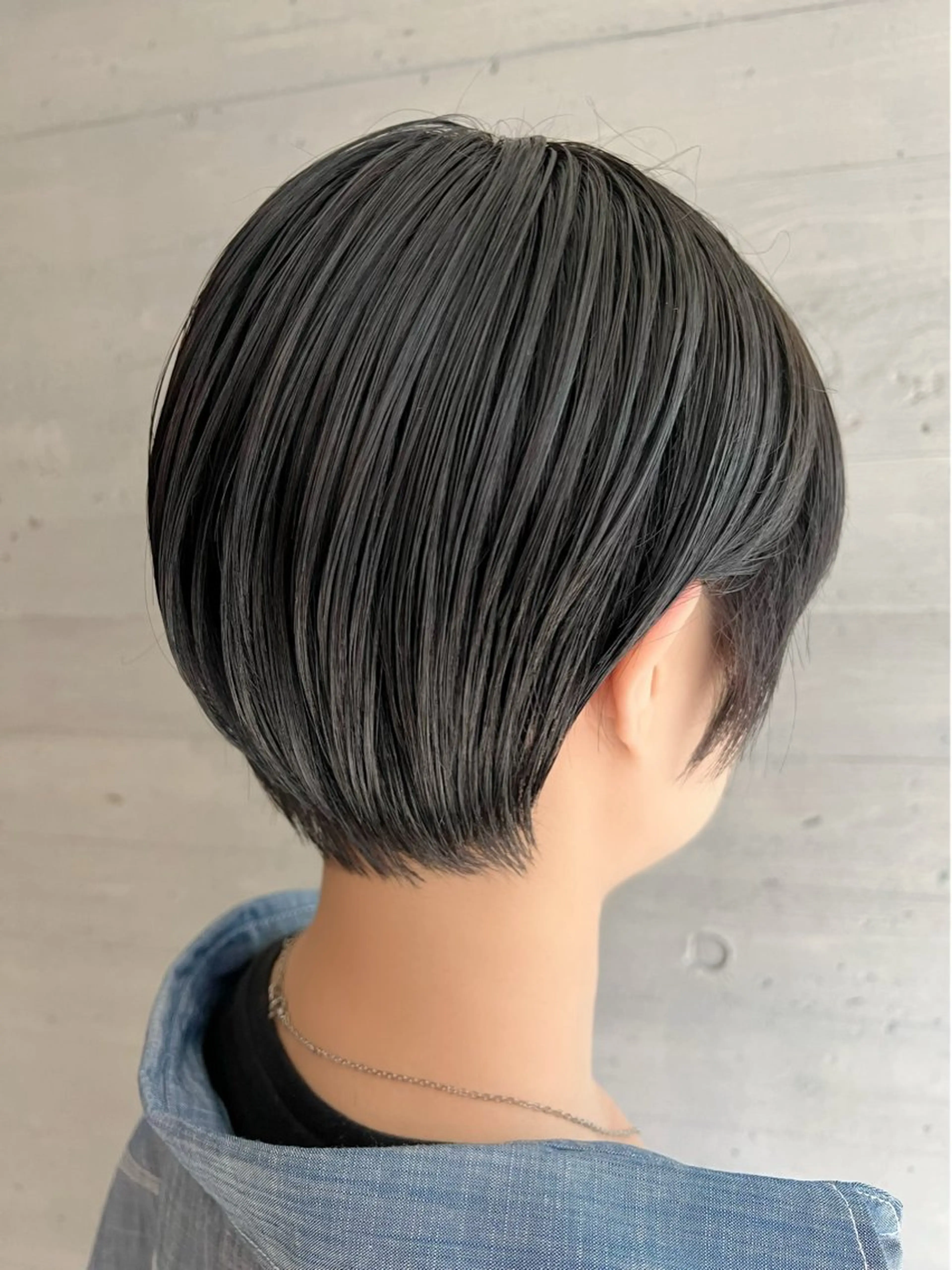 ミディアム 長尾菜々美🐰 ／ハイトーンカラーのヘアスタイル