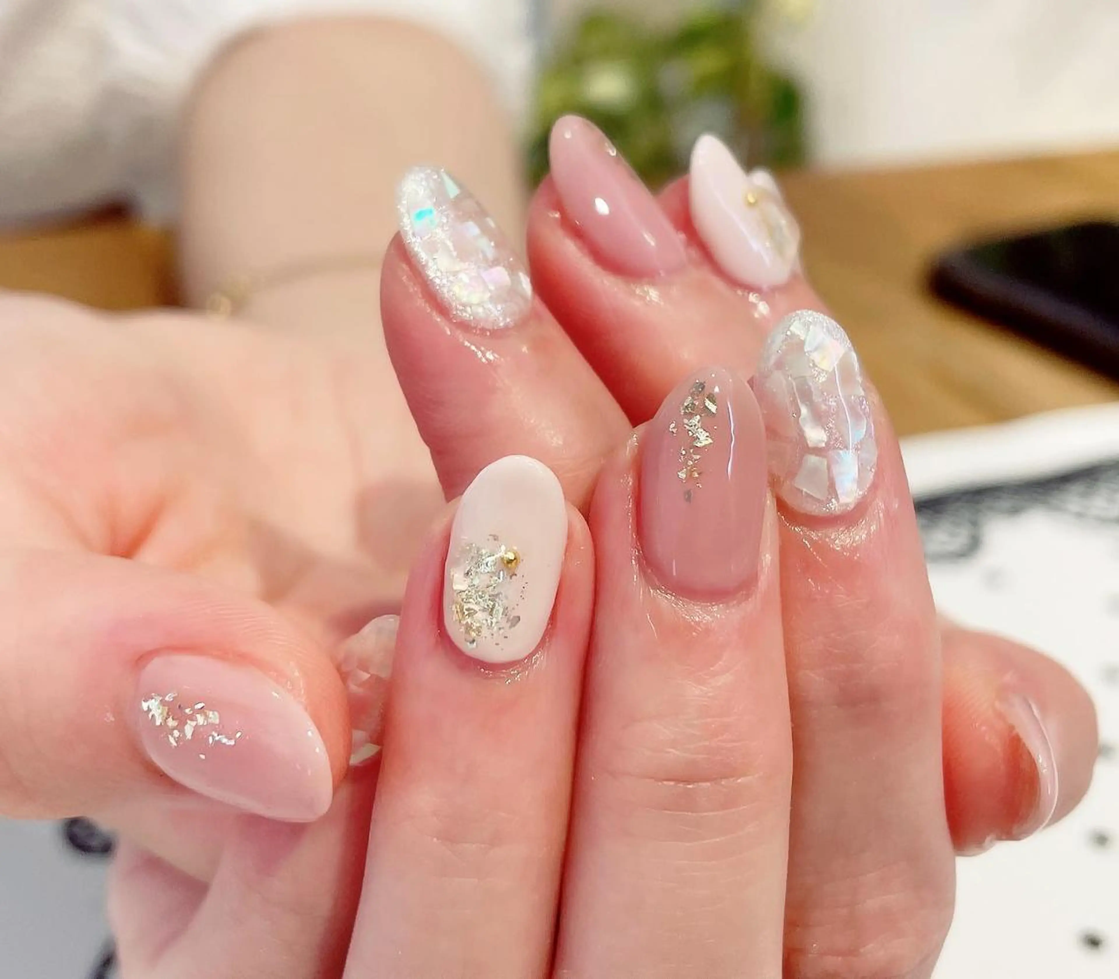 ネイル マツエク・マツパ まつげパーマ ボリュームラッシュ 結婚式・ブライダル ジェルネイル ニュアンスネイル 髙橋 敦子のネイルデザイン