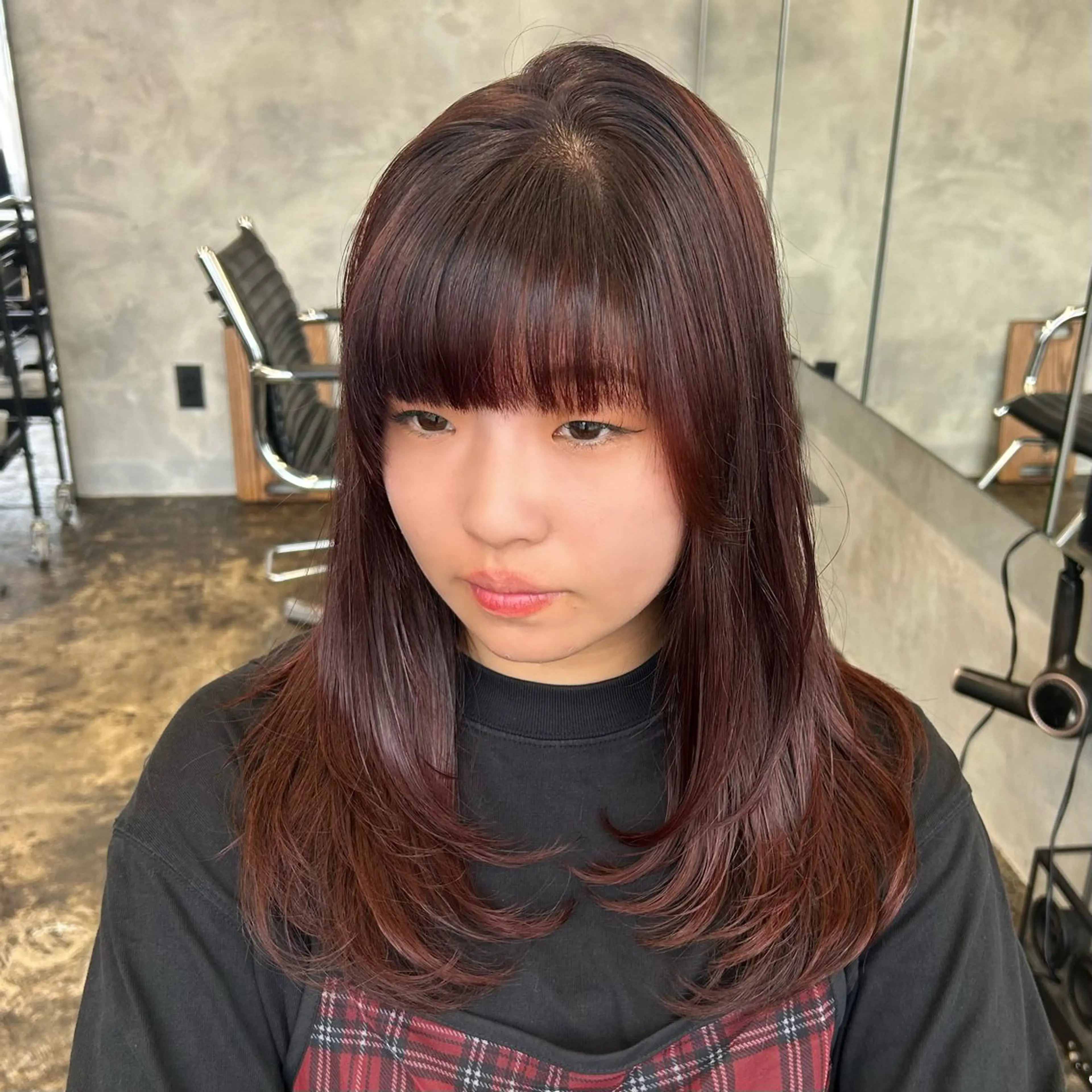 セミロング カット ヘアカラー トリートメント 松川ヒナ|韓国レイヤ /耳つぼジュエリーのヘアスタイル