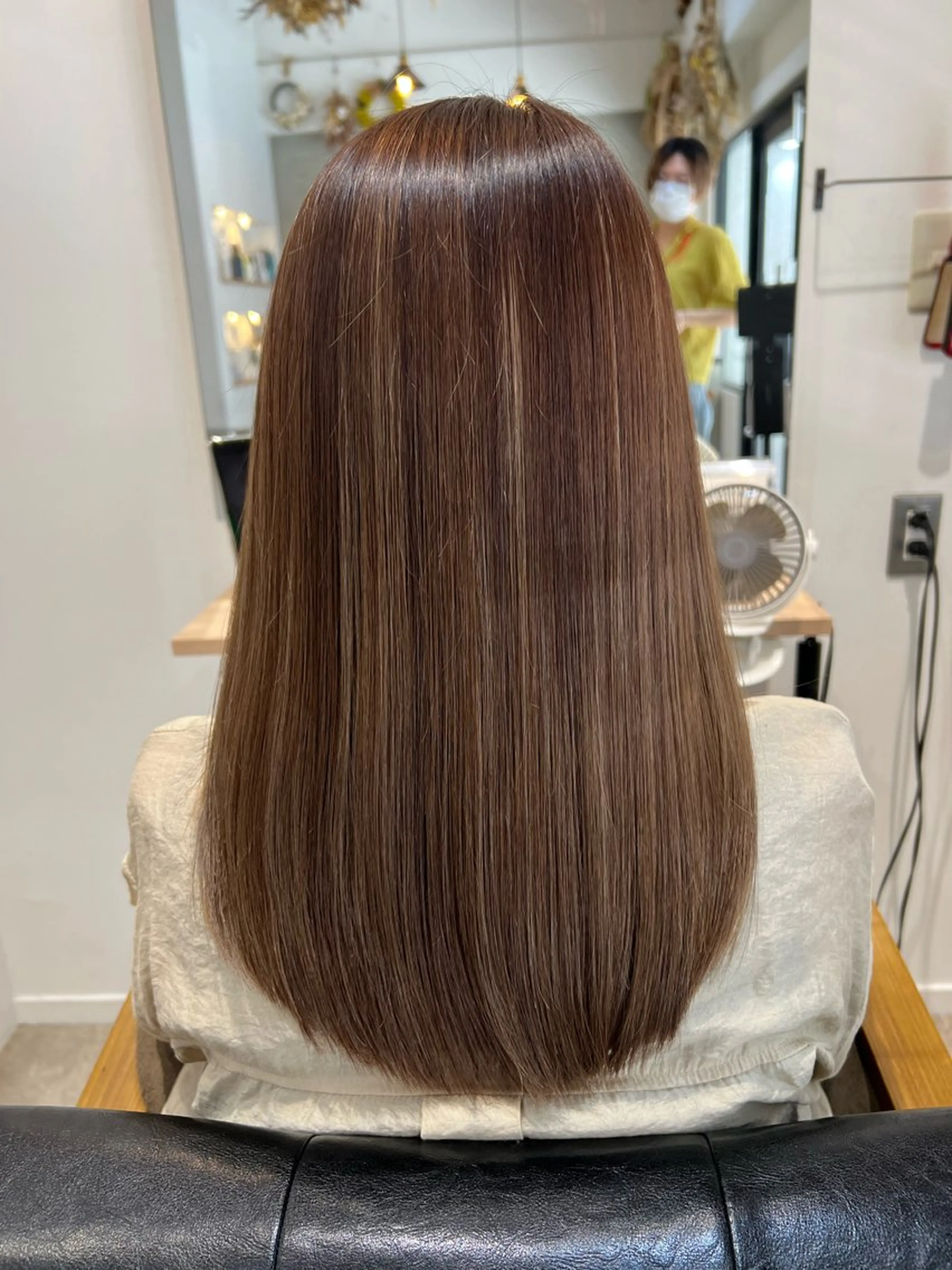 セミロング カラー 南雲 由麻のヘアスタイル