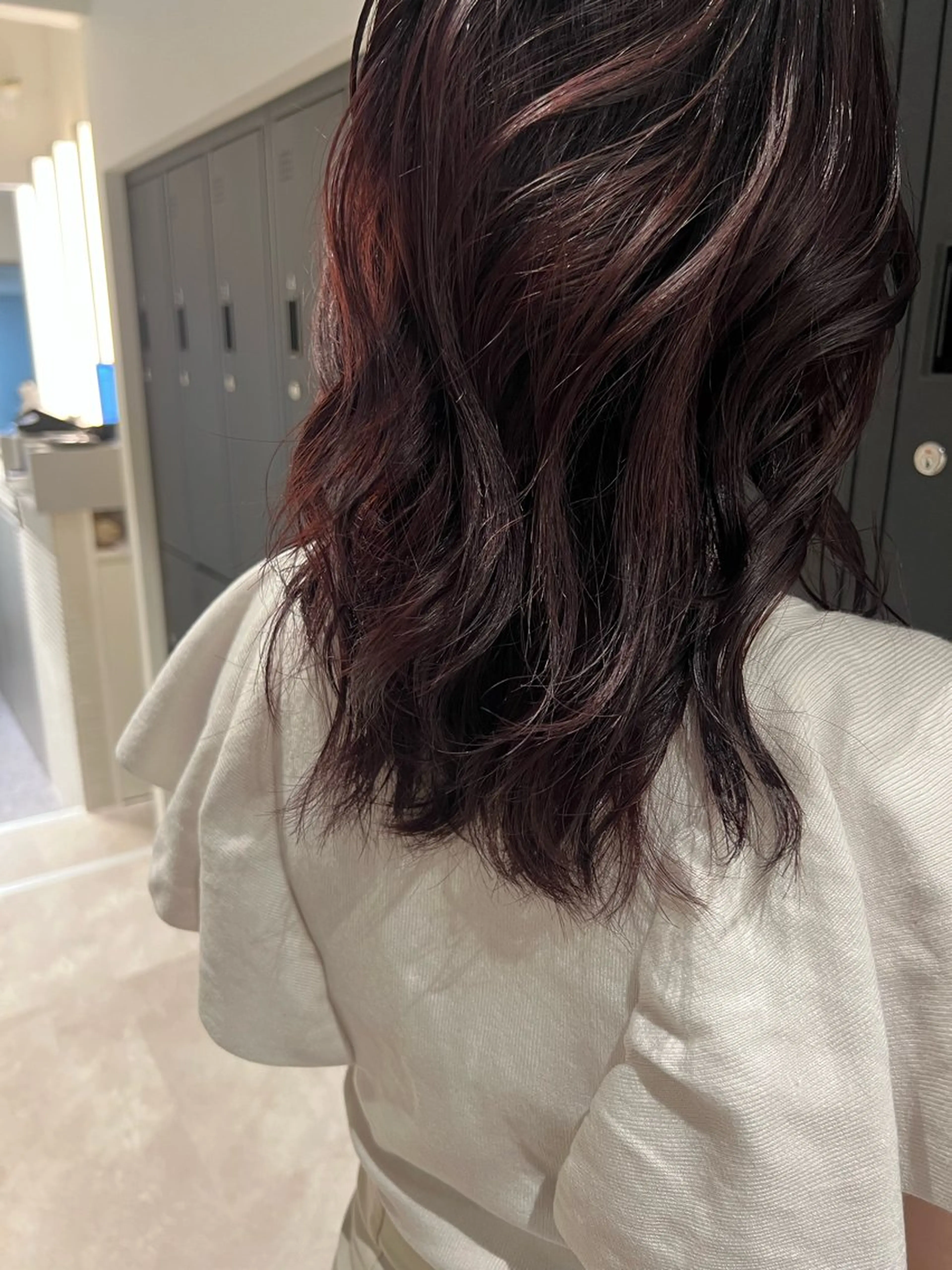 セミロング カラー ボルドーカラー レイヤーカット 暗髪カラー🫐パーマ おくだりんかのヘアスタイル