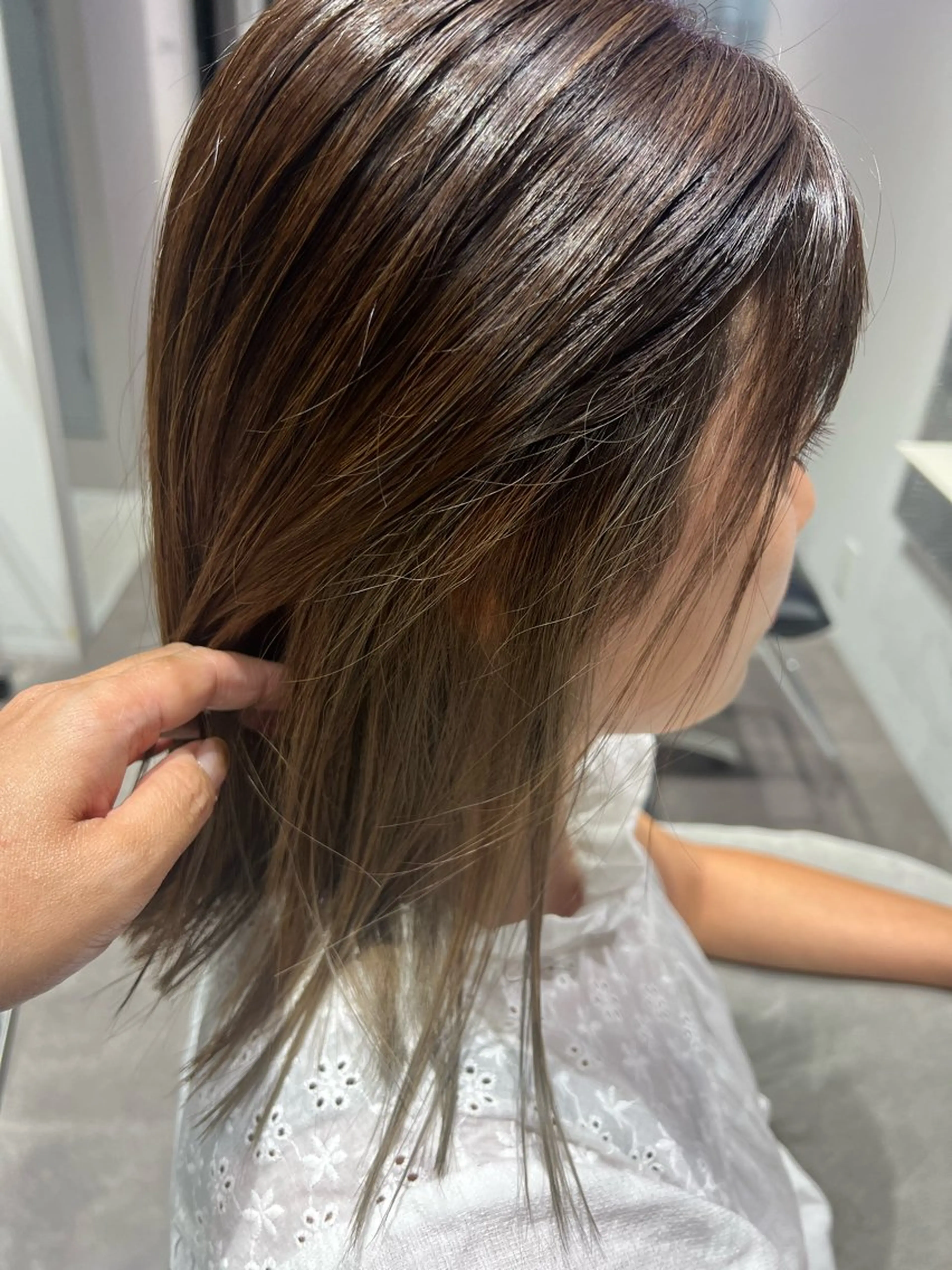 ミディアム SALOWIN 表参道FLAT店所属・トップスタイリスト澤 奈緒美のヘアスタイル