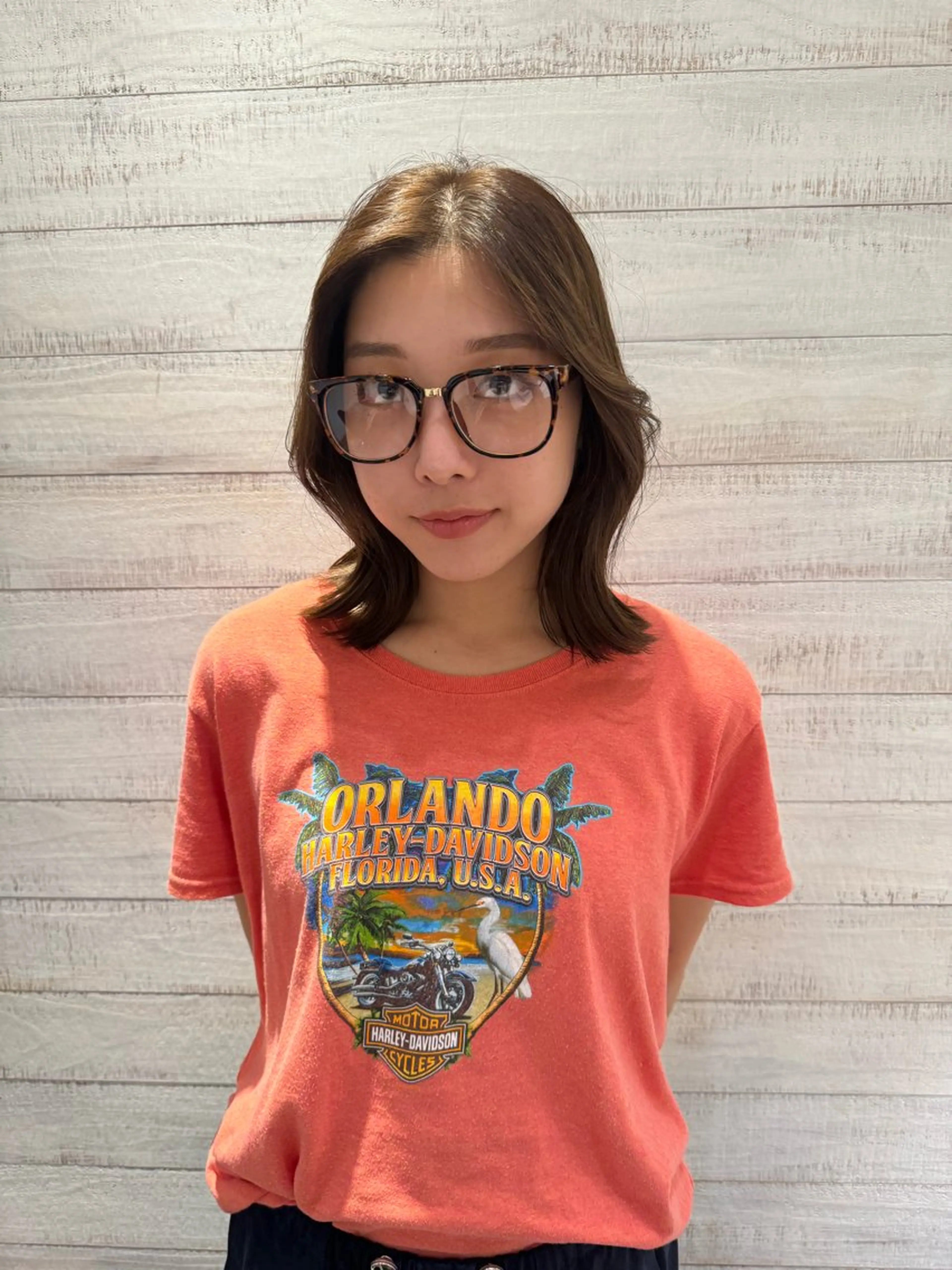 ミディアム くびれヘア レイヤーカット ヘアカラー ホリグチ ルナのヘアスタイル