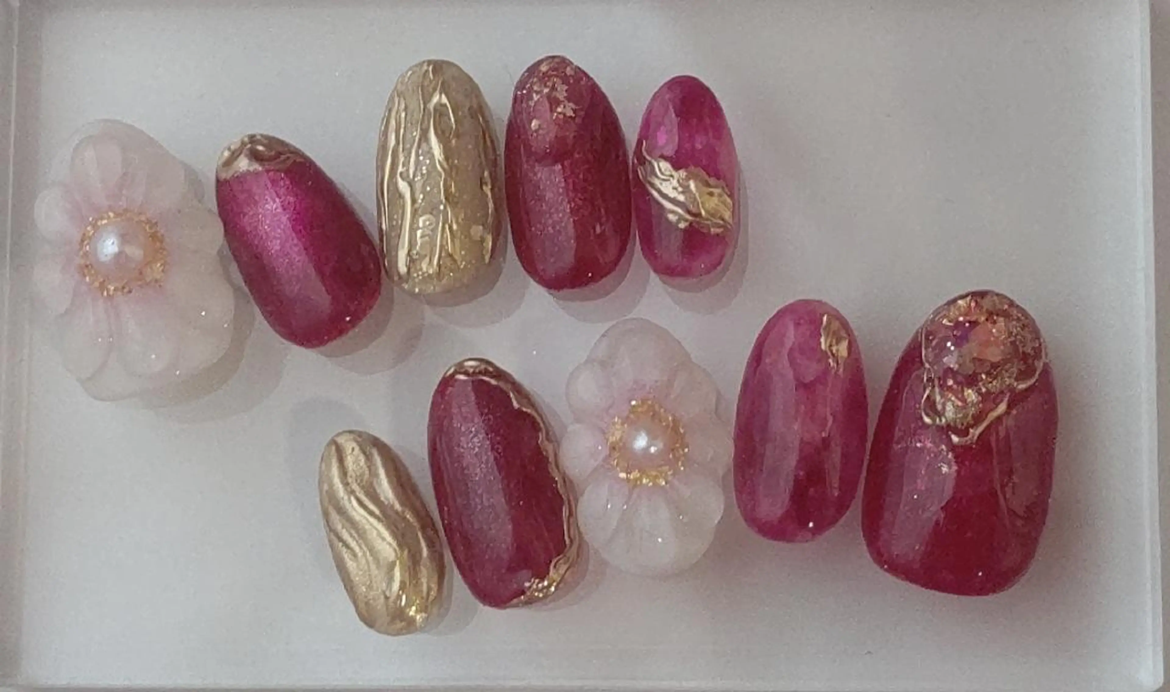 ネイル 成人式 ネイルチップ ラヴィアン ローズのネイルデザイン