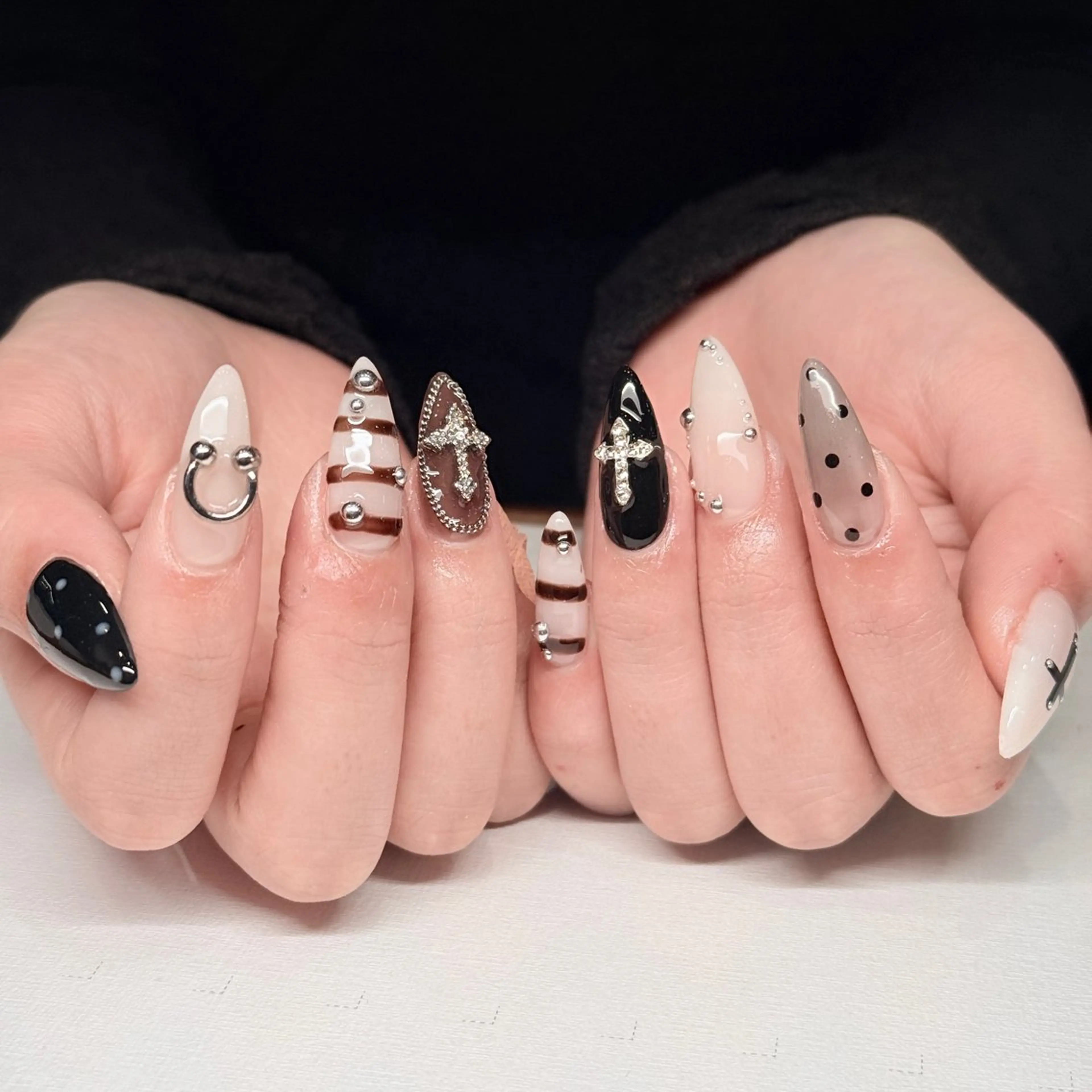 ネイル オーロラネイル ブルー チークネイル フットネイル フレンチネイル ハンドネイル JAN 168 池袋のネイルデザイン