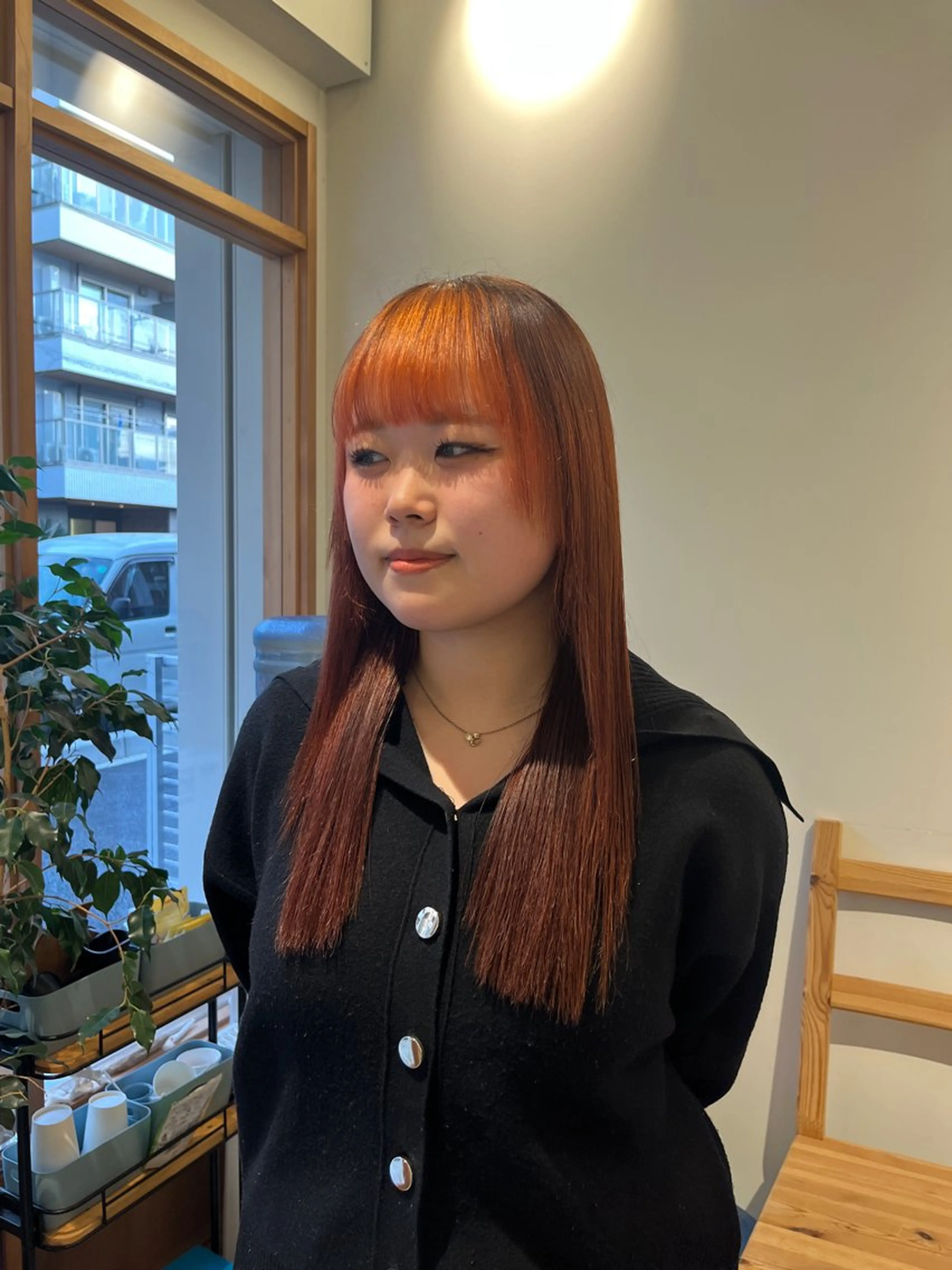 カラー 荒井 茉凜のヘアスタイル