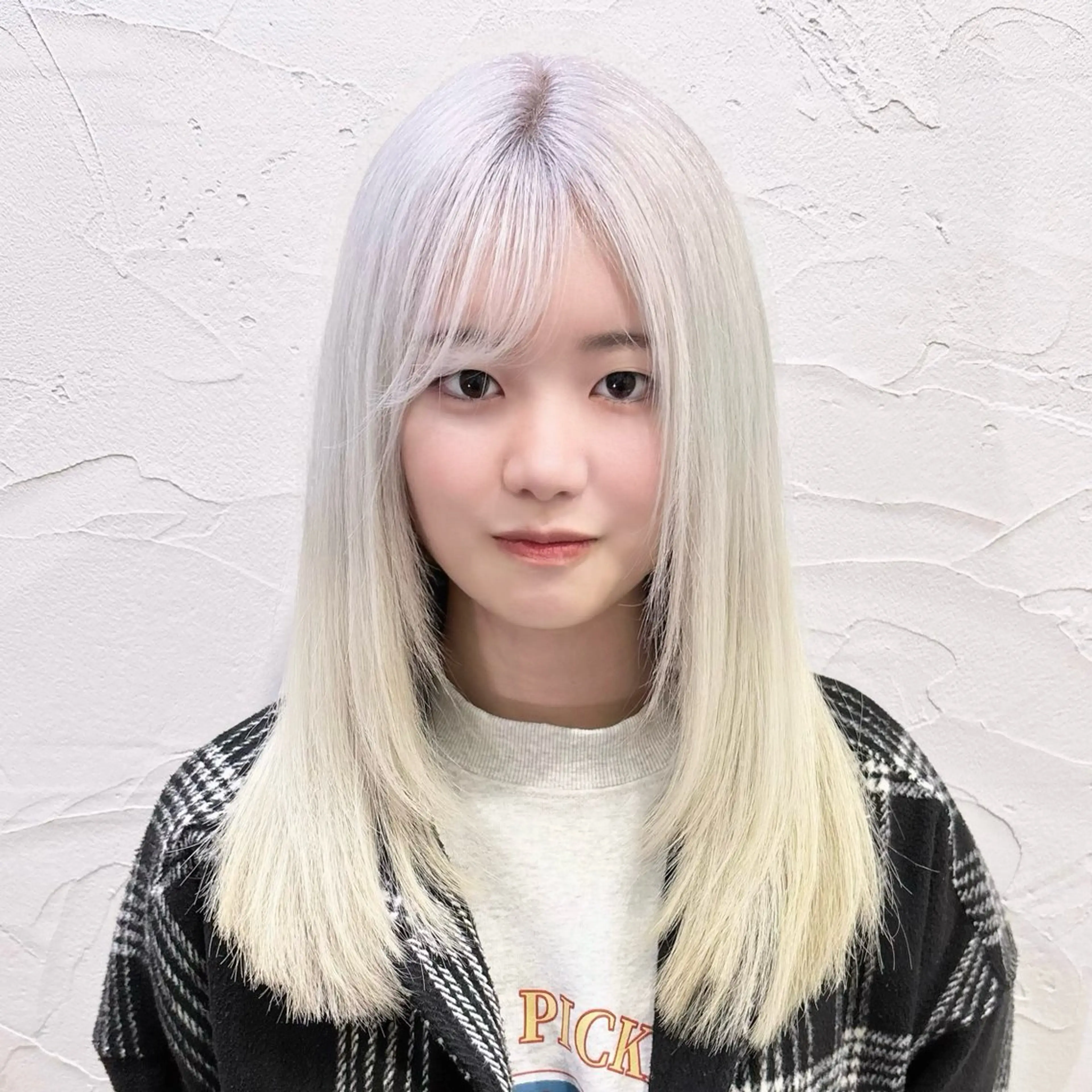 セミロング 痛ませないブリーチ✨ SASSAのヘアスタイル