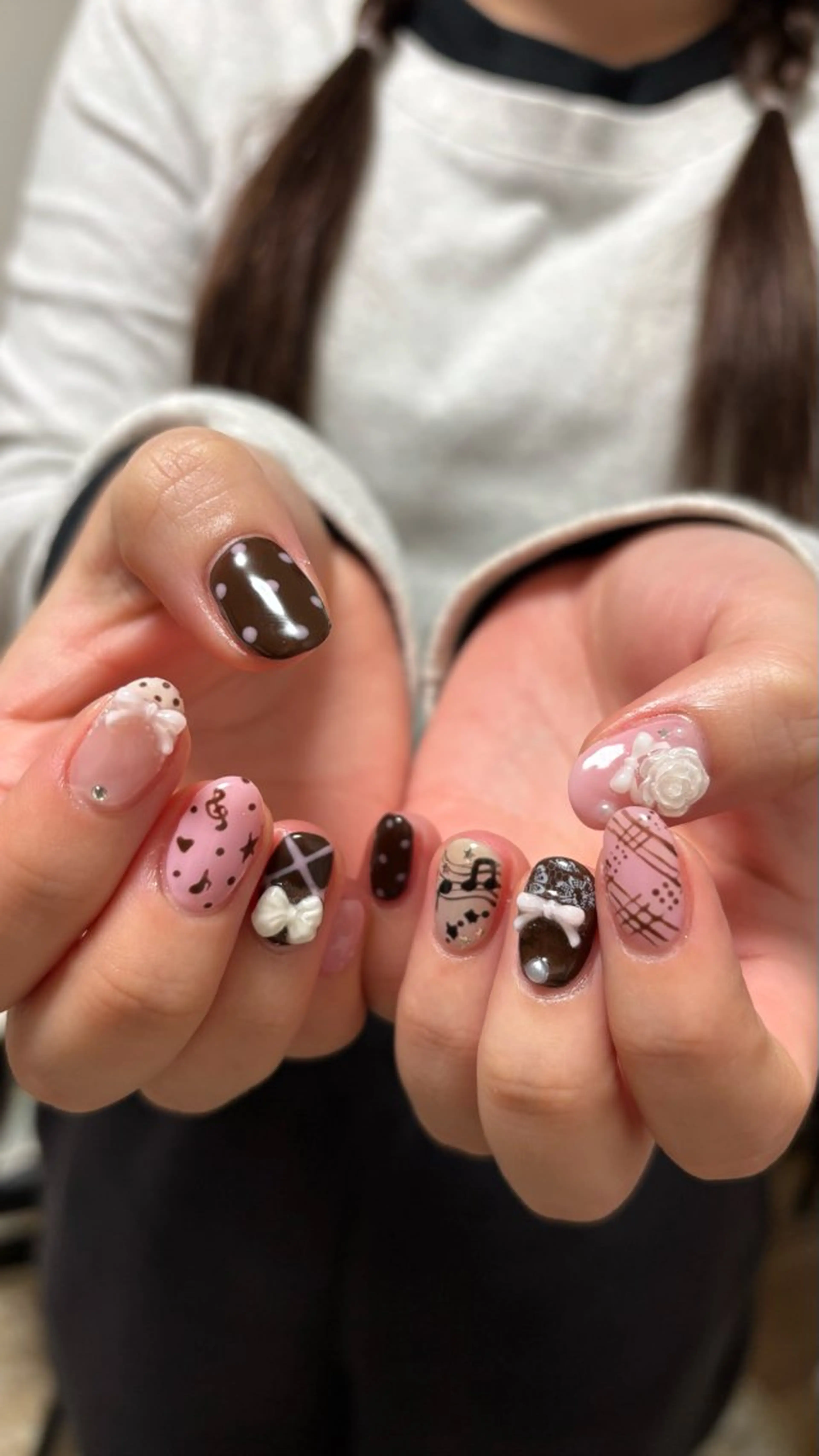 ネイル バレンタイン ハンドネイル clocln  / Suzukaのネイルデザイン