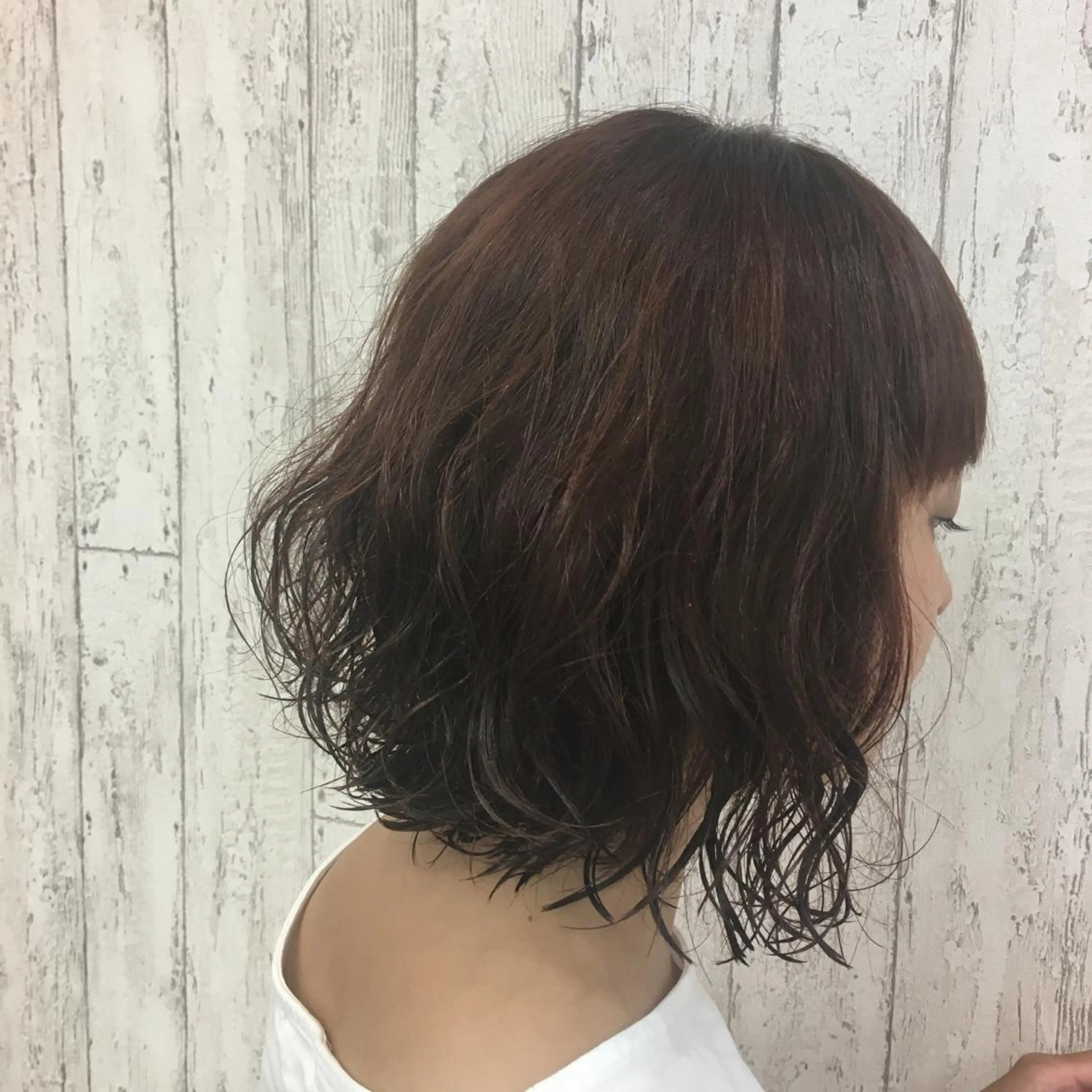 ミディアム カラー パーマ ミディアムパーマ レッドカラー ボブ Kaede .のヘアスタイル