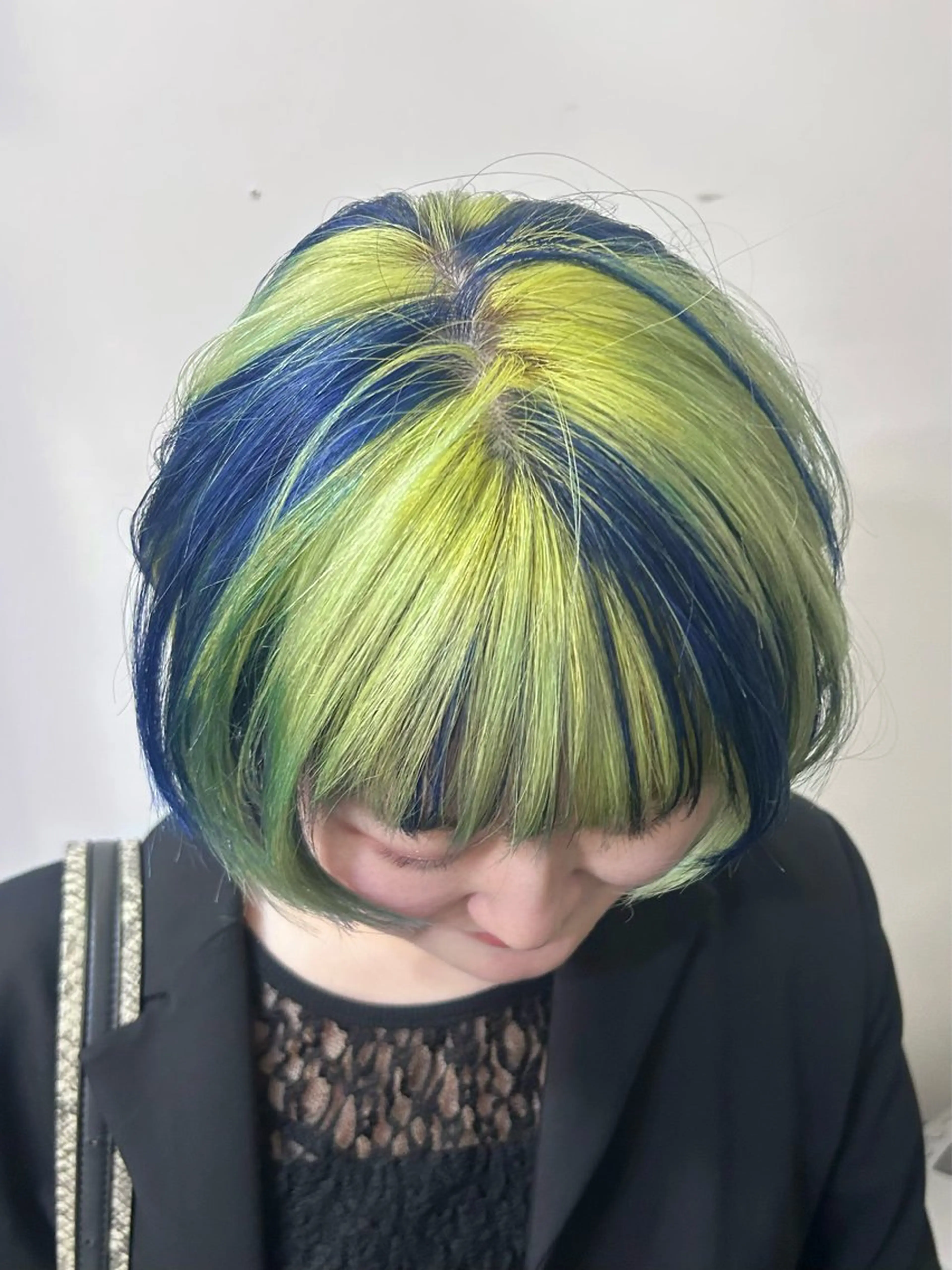 ショート カラー ブリーチ デザインカラー カット ヘアカラー 🤍BLEN 窓🤍のヘアスタイル