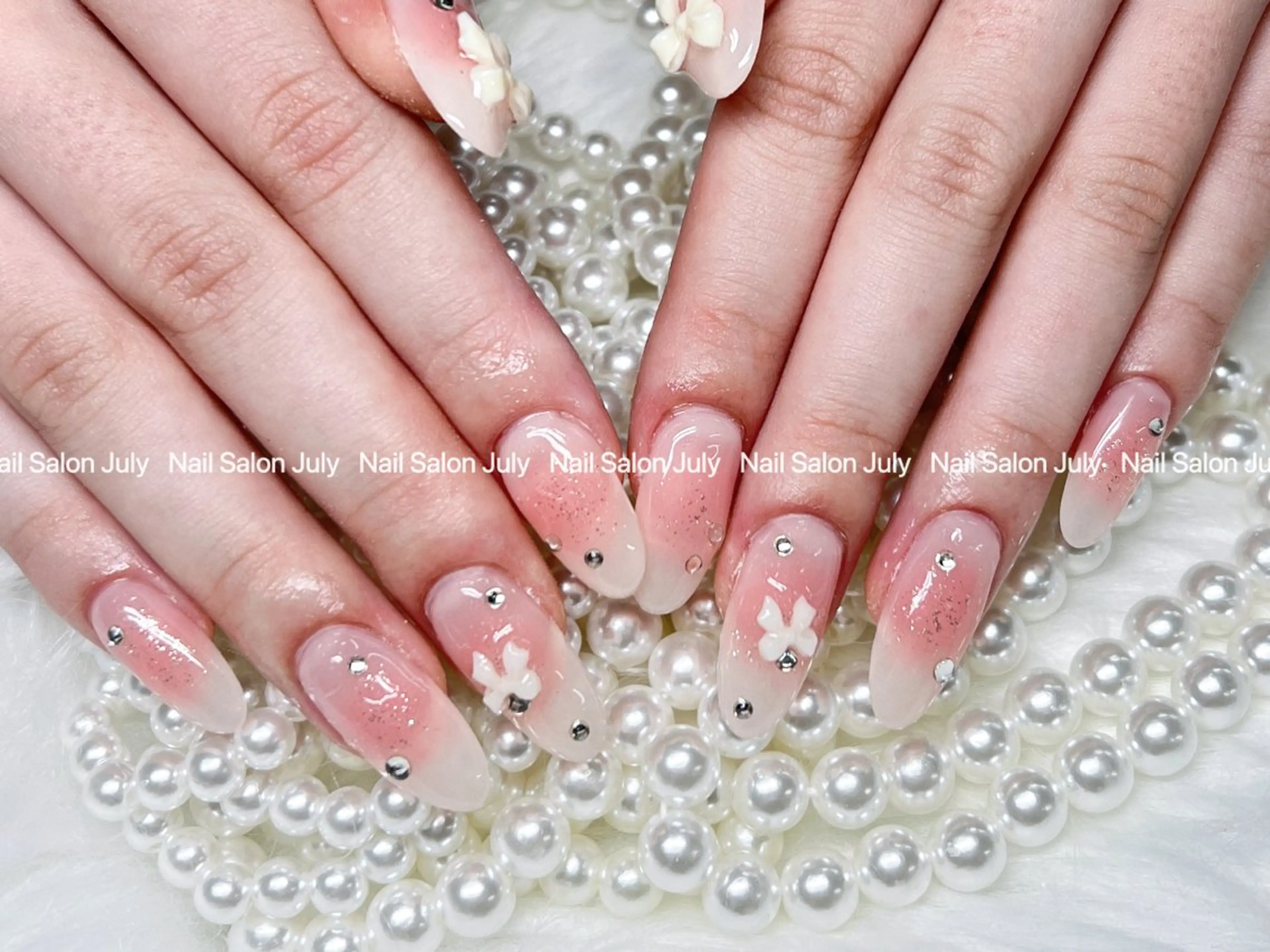 ネイル アートネイル オーロラネイル ジェルネイル ガーリー キラキラネイル July モモのネイルデザイン