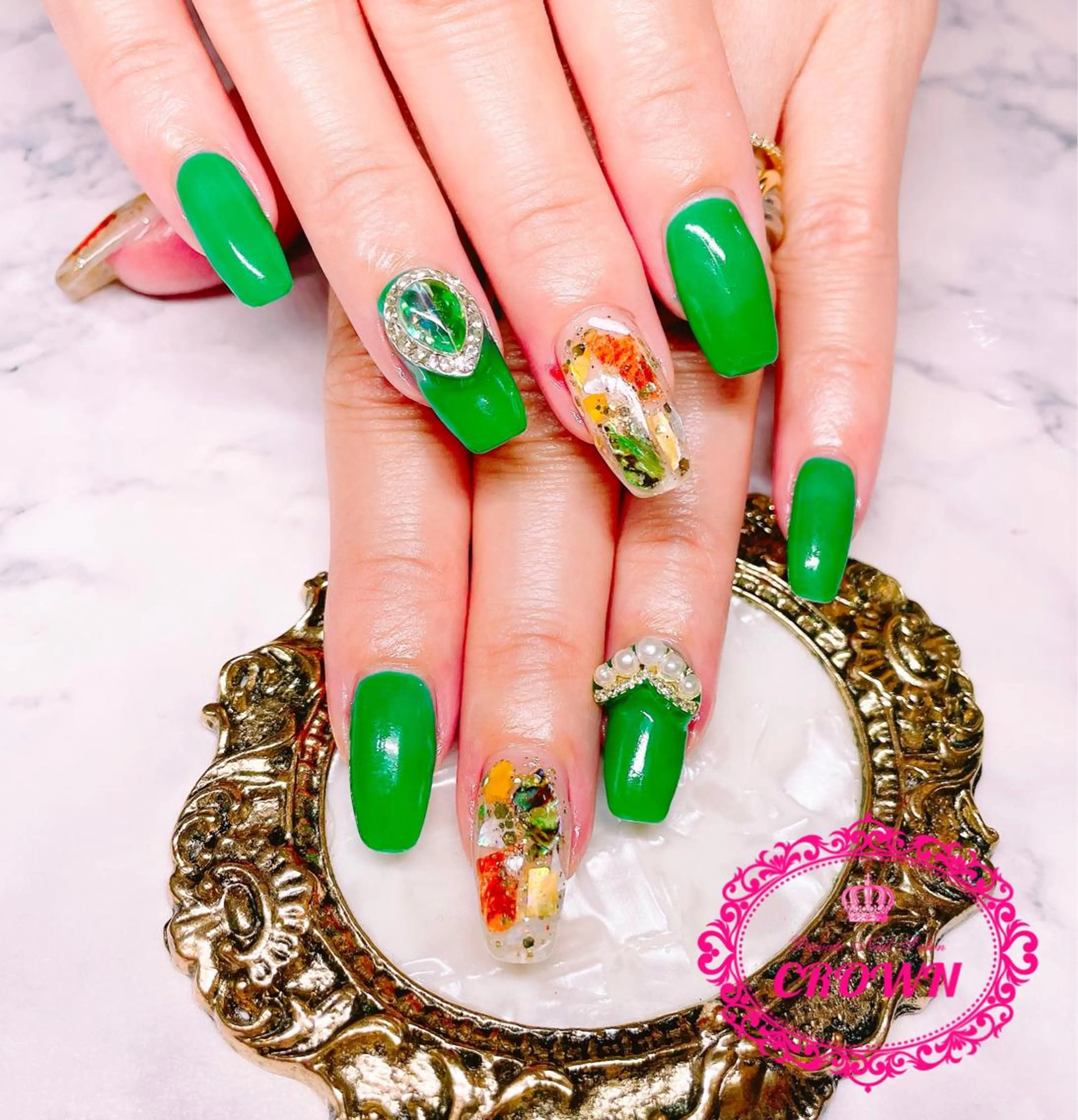 ネイル CROWN プライベートサロンのネイルデザイン