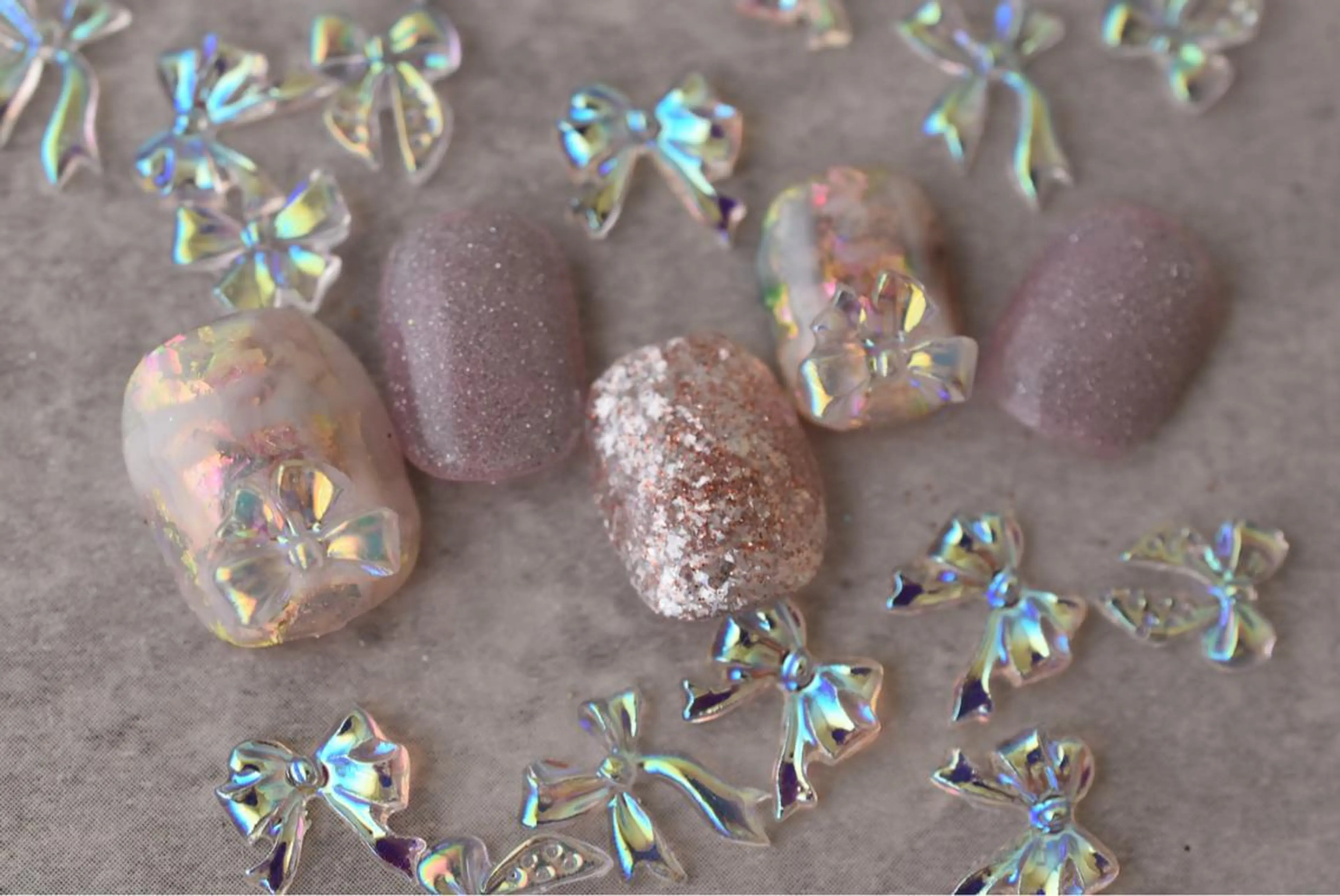 ショート カラー ヘアアレンジ ネイル Aayley アイリ―サロンのネイルデザイン