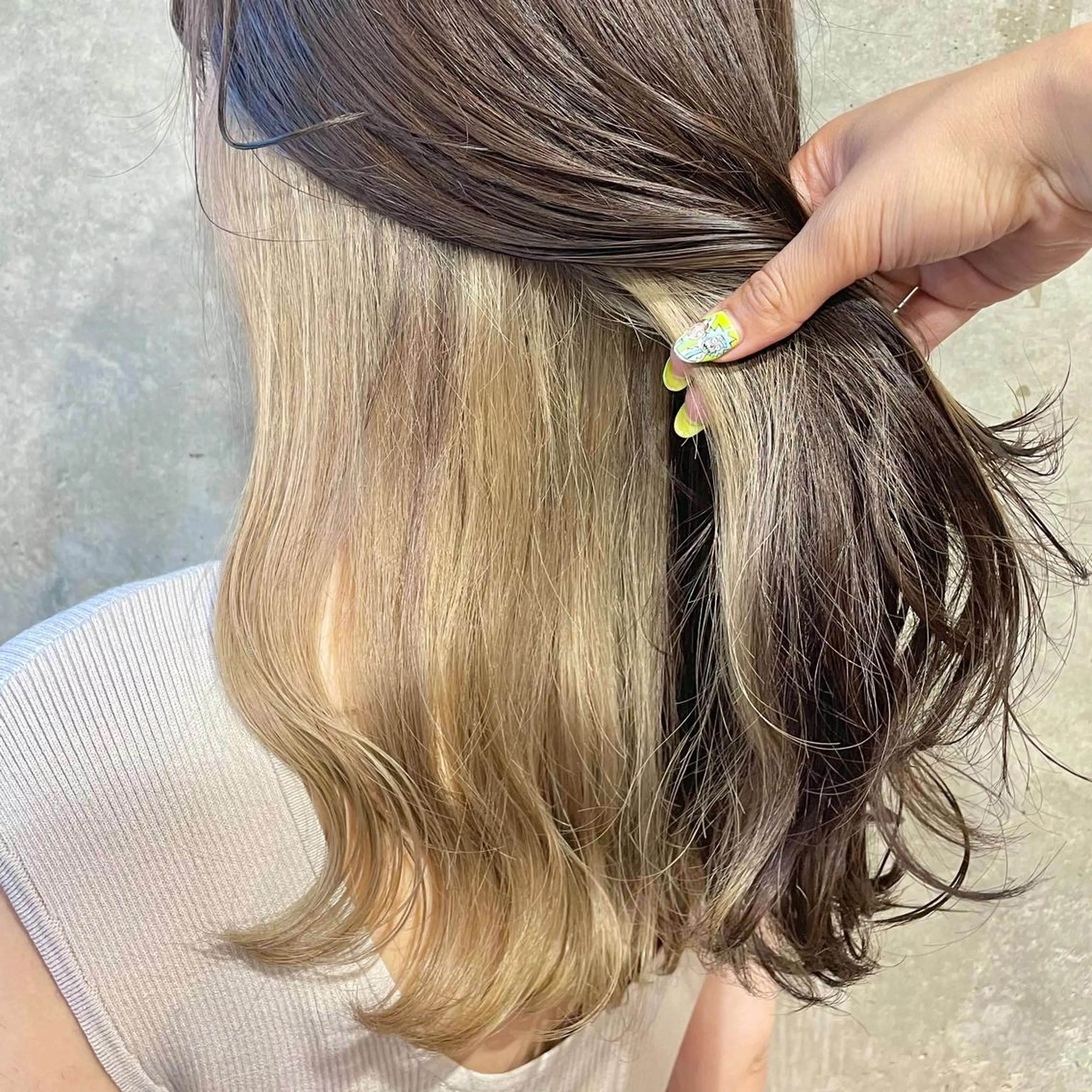 セミロング ヘアカラー トリートメント もにか🌞原宿/渋谷 🌝ブリーチカラーのヘアスタイル