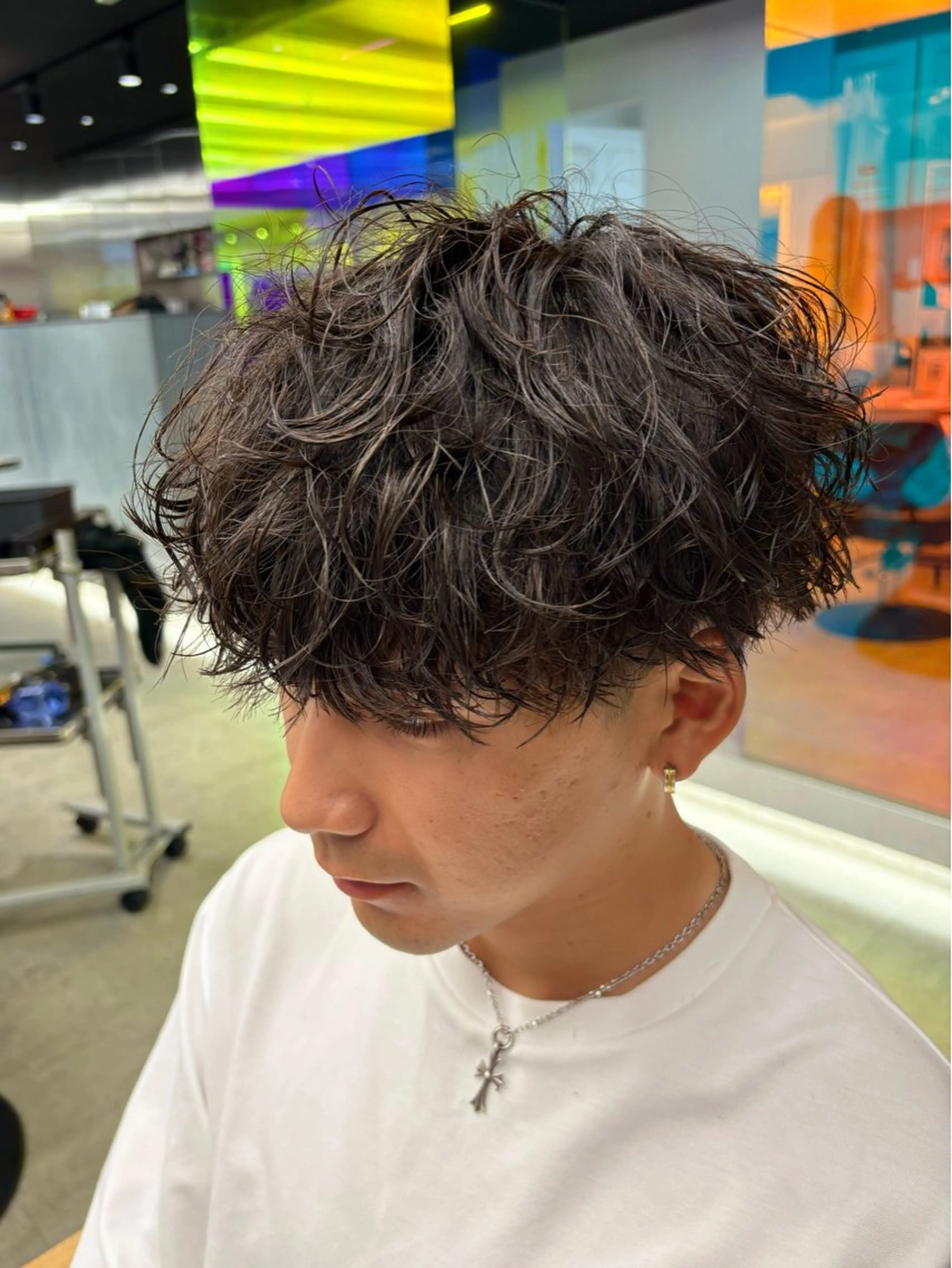 ショート カラー パーマ メンズ メンズパーマ プードルパーマ 学生（メンズ向け） スパイキーショート 波巻きパーマ カット パーマ シャドウパーマ/ ルーズパーマ/メンズのヘアスタイル