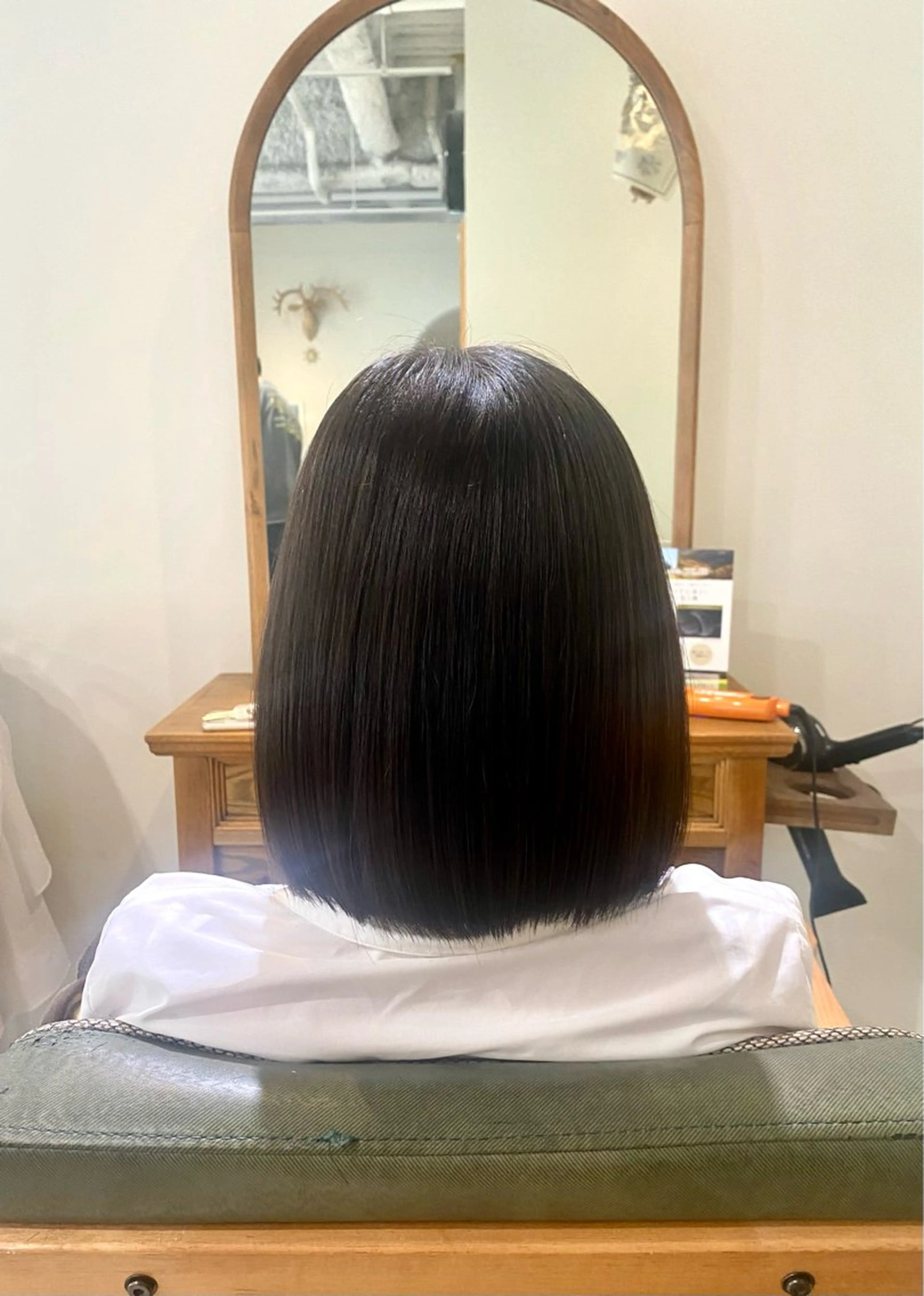 ミディアム LiC えりのヘアスタイル