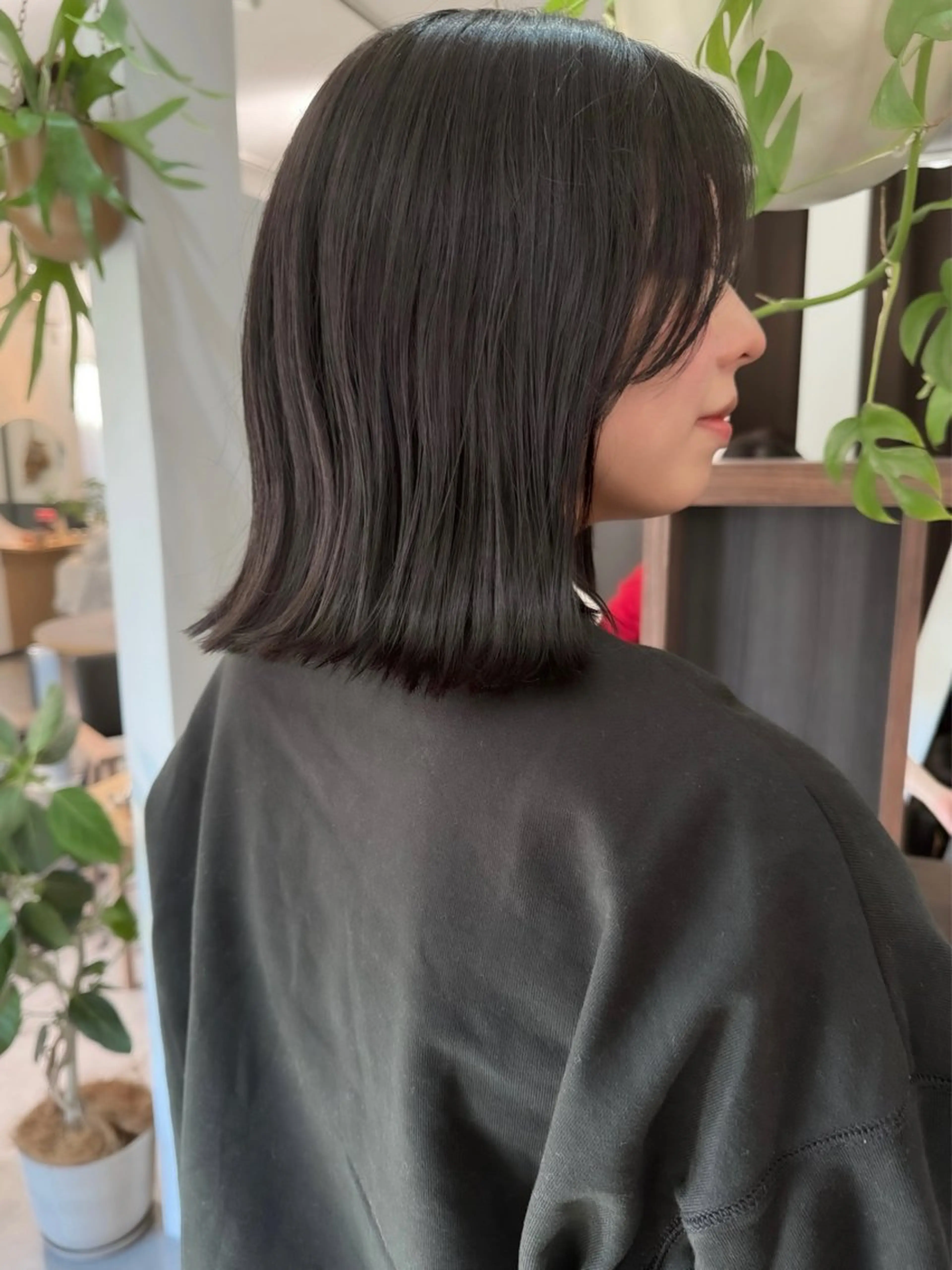 ミディアム カラー ボブ 外ハネヘア カット ヘアカラー トリートメント こもり なおやのヘアスタイル