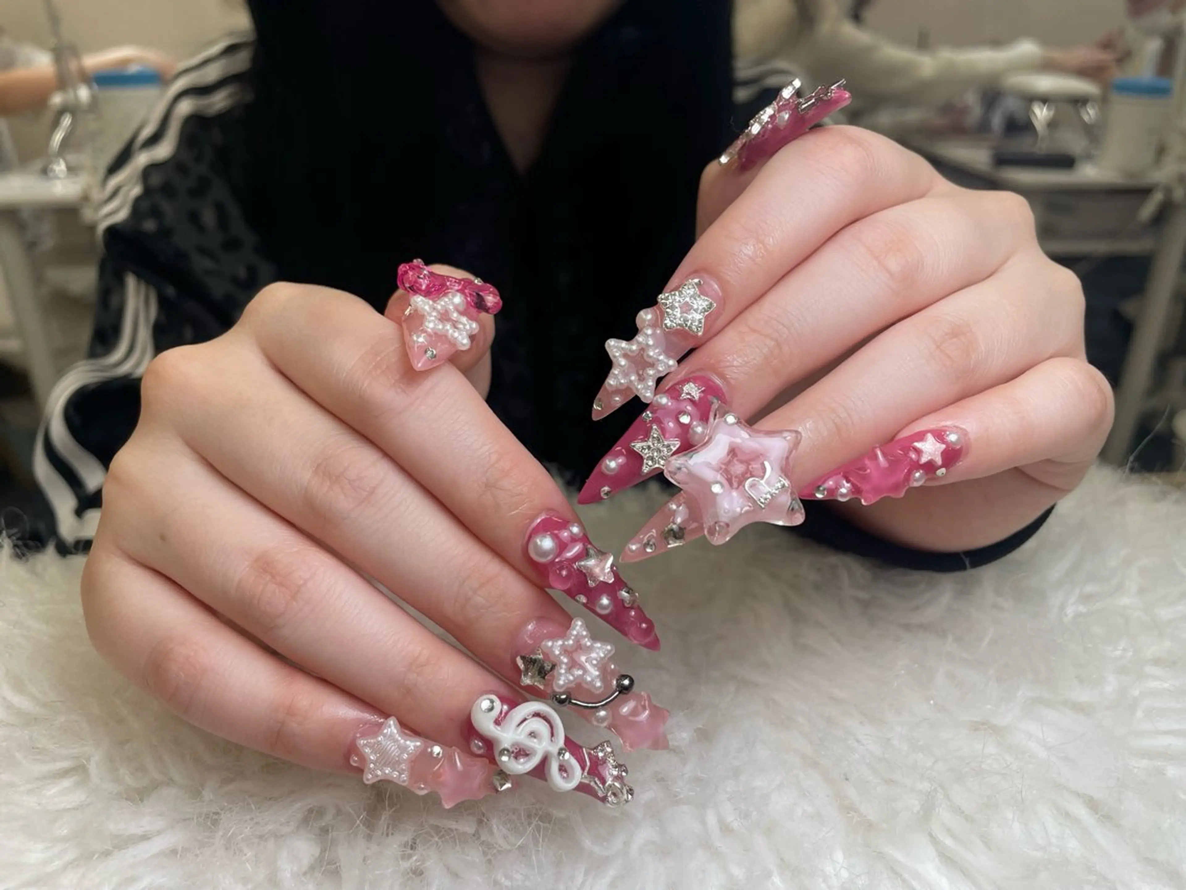 ネイル フレンチネイル ジェルネイル ガーリー 韓国ネイル ロングネイル ハンドネイル ミ チャンのネイルデザイン