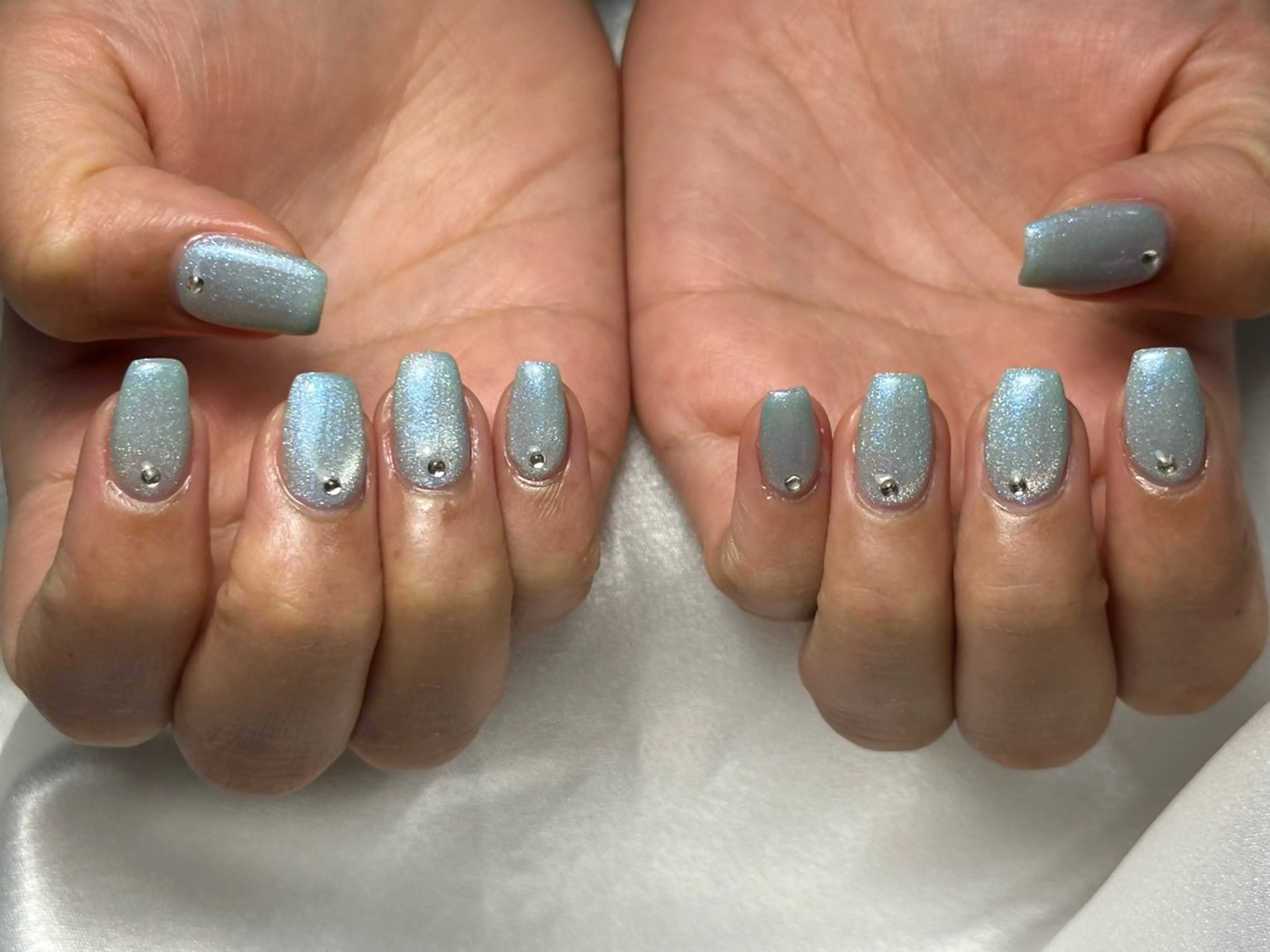 ネイル オーロラネイル フットネイル フレンチネイル ジェルネイル キラキラネイル ハンドネイル kiki nail たまプラーザのネイルデザイン