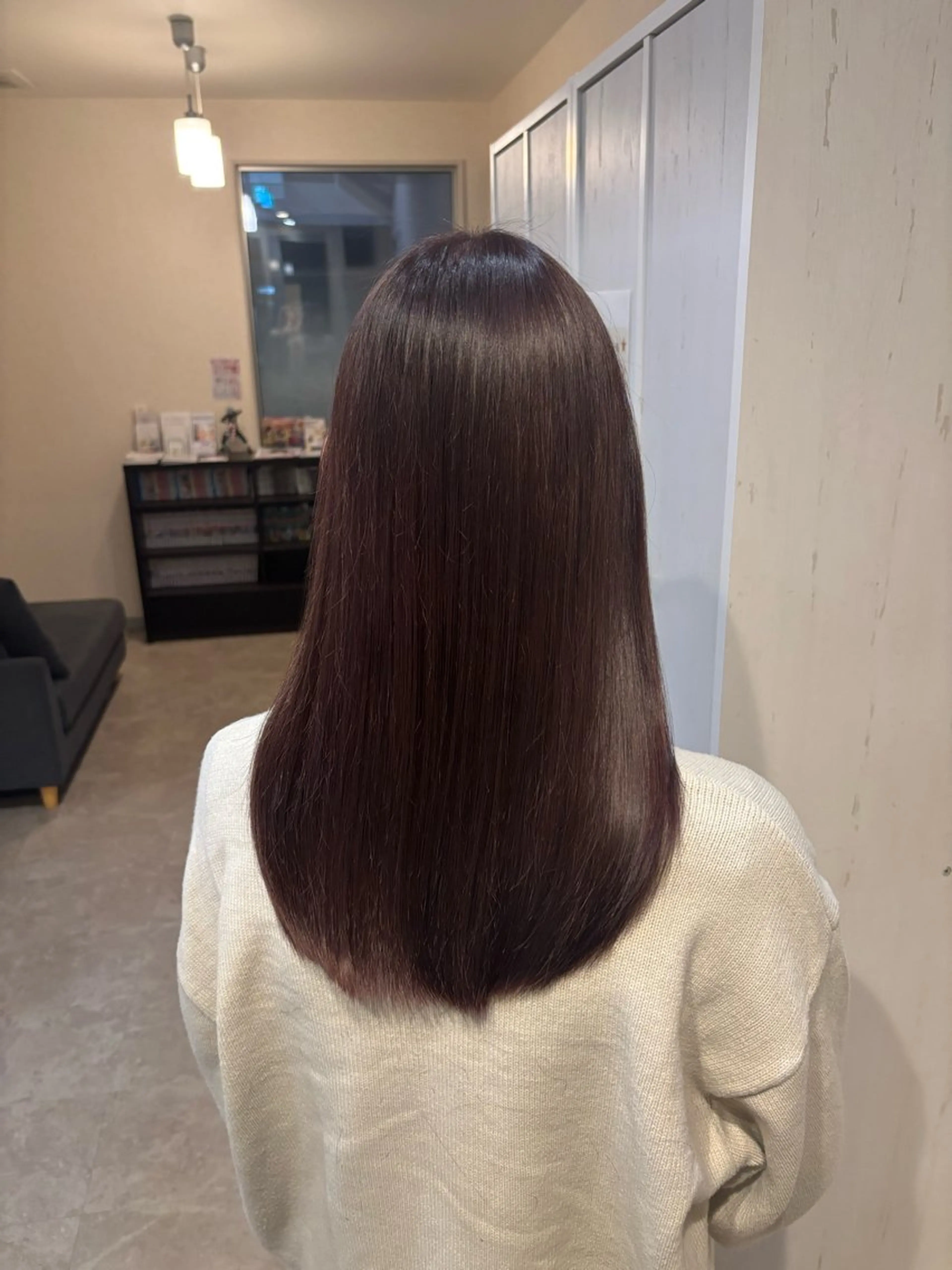 ロング カラー ブラウンカラー カシス 下河 美友のヘアスタイル