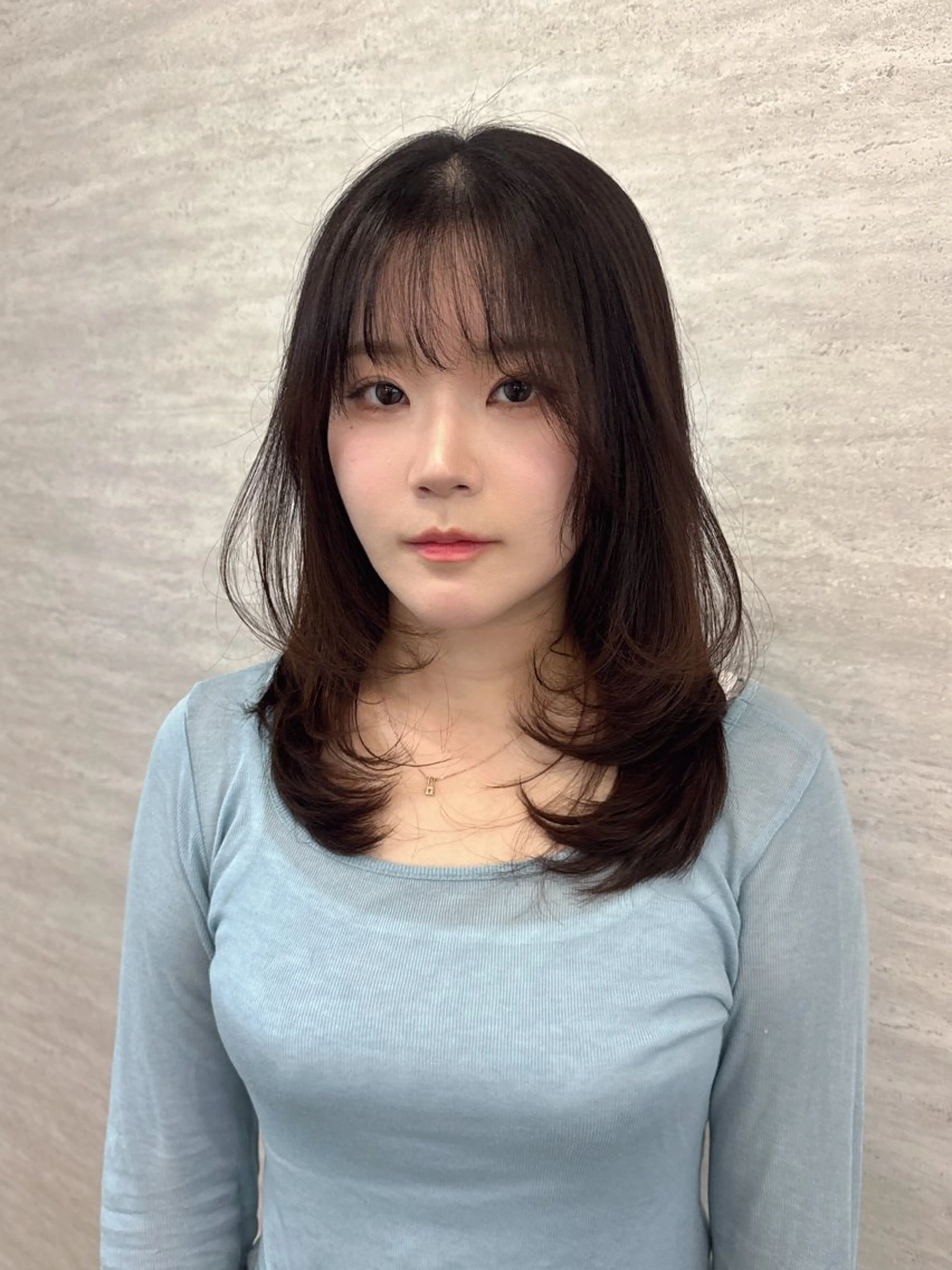 ロング カラー ヘアアレンジ ヘアカラー トリートメント 韓国レイヤーカット/ 儚げカラーチナツのヘアスタイル