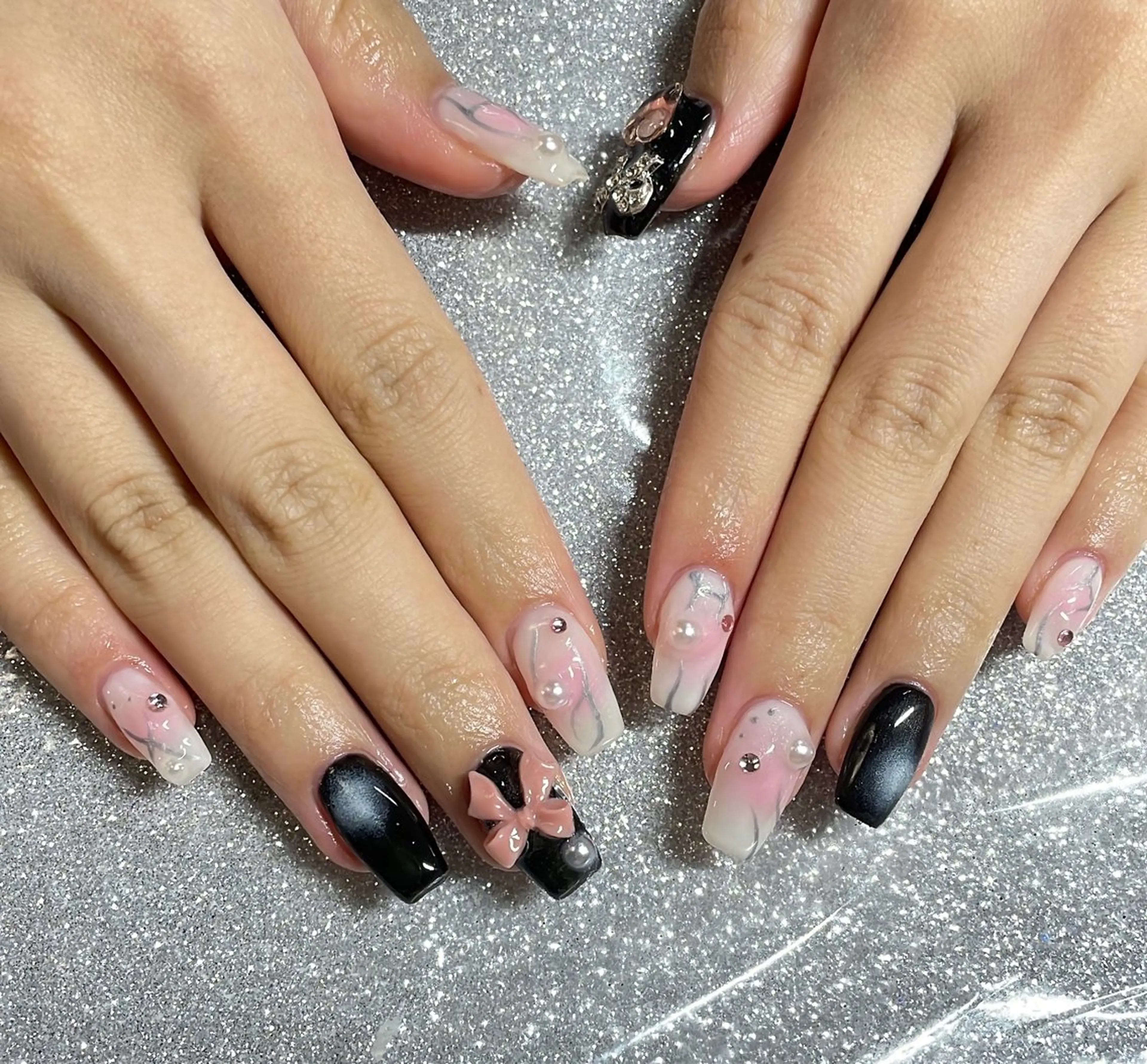 ネイル ハンドネイル VIERU 🌈🎀💖のネイルデザイン